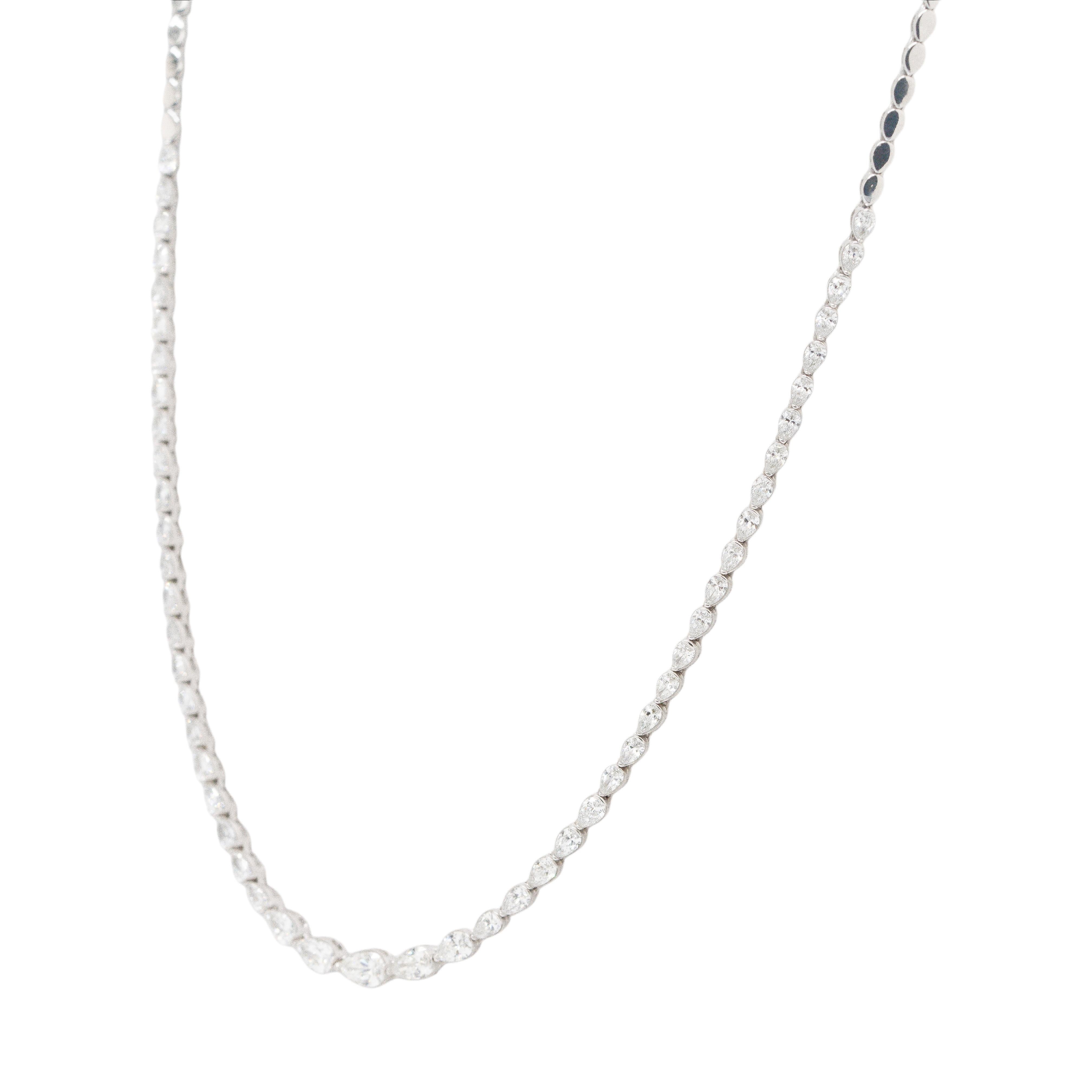 Collana con diamanti a pera graduata in oro bianco 14k In condizioni Nuovo in vendita a Boca Raton, FL