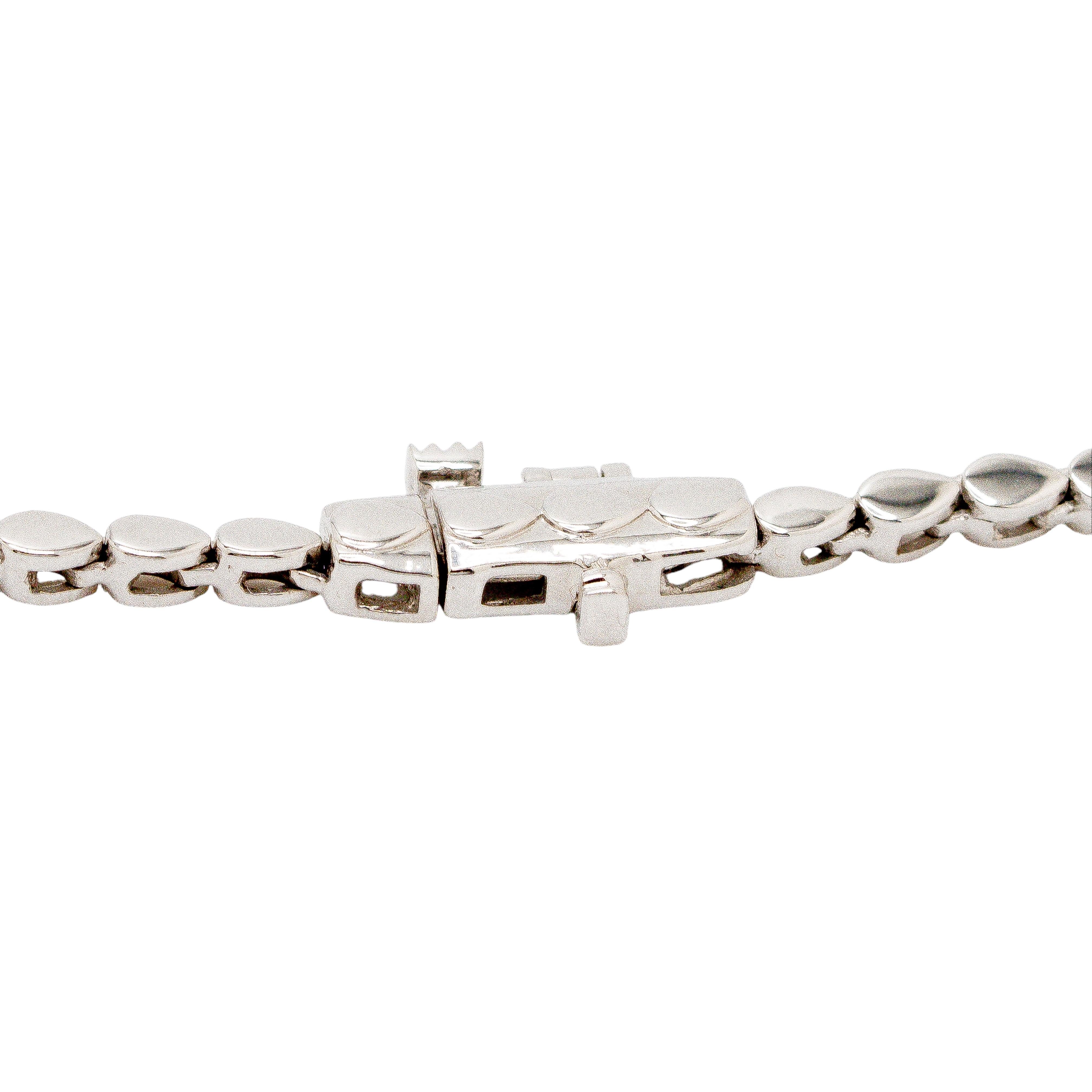 Collana con diamanti a pera graduata in oro bianco 14k in vendita 2
