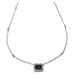 Collier en or blanc 14 carats, tourmaline verte et diamants avec diamants au mètre