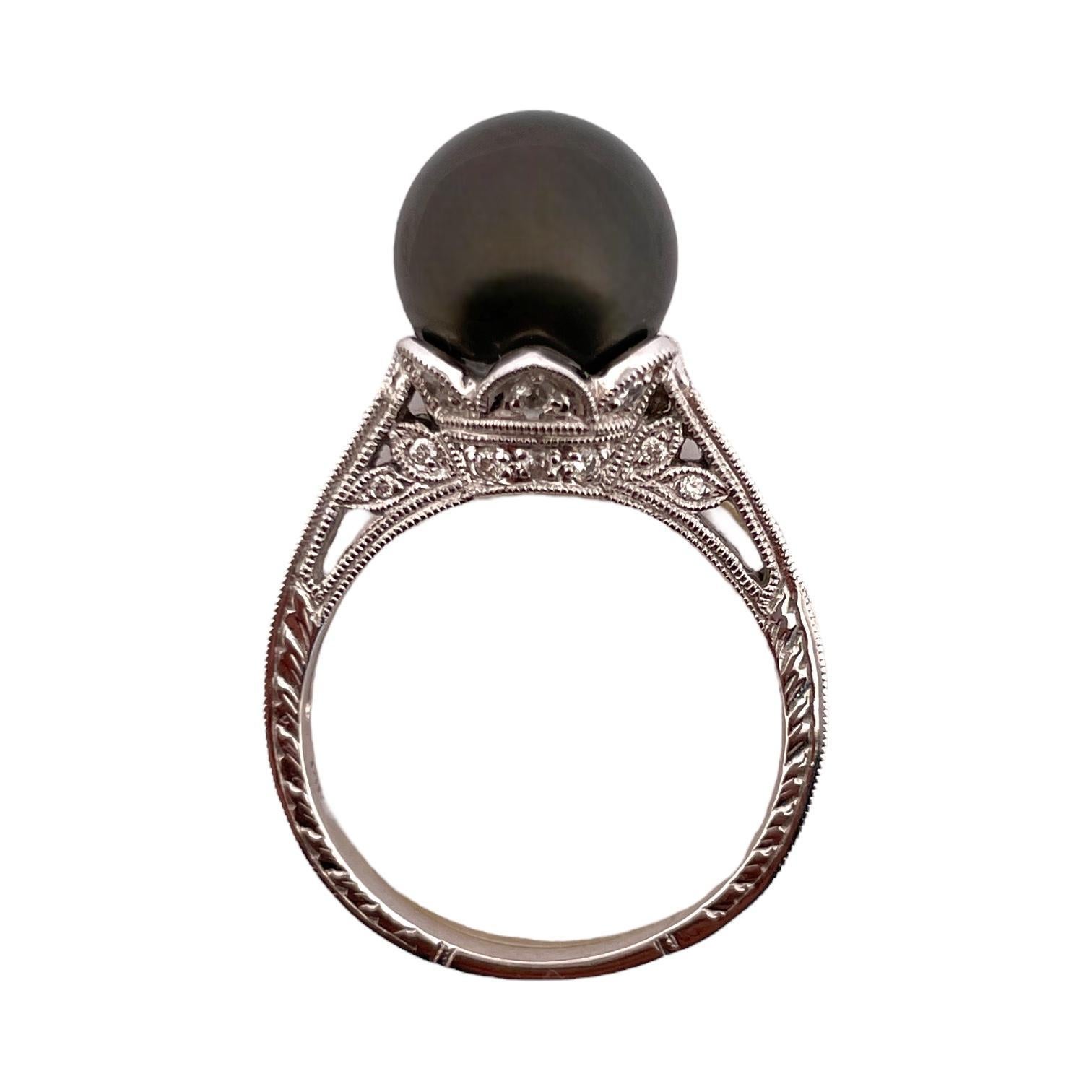 Anello con perle grigie e diamanti in oro bianco 14K In condizioni ottime in vendita a New York, NY