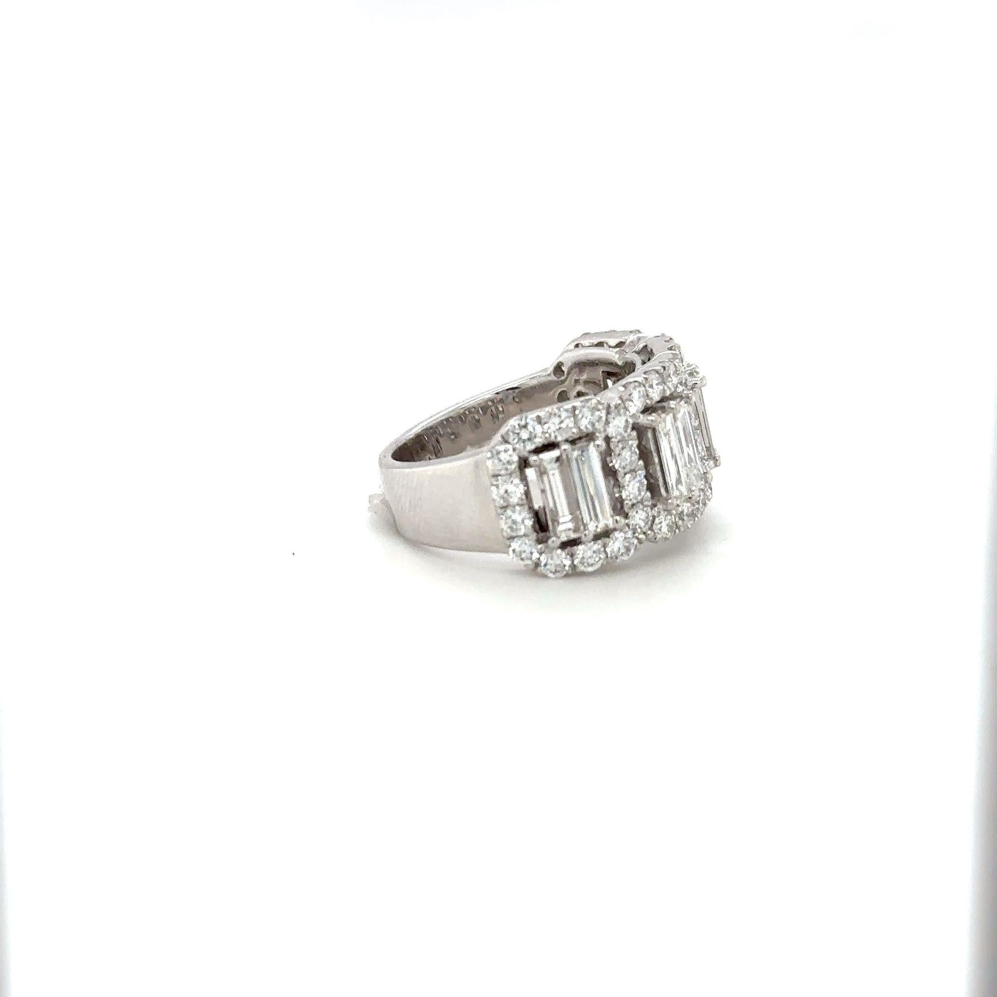 Women's or Men's 14K White Gold Half Circle Ring with Baguette and Round Cut Diamonds 2.86ct For Sale