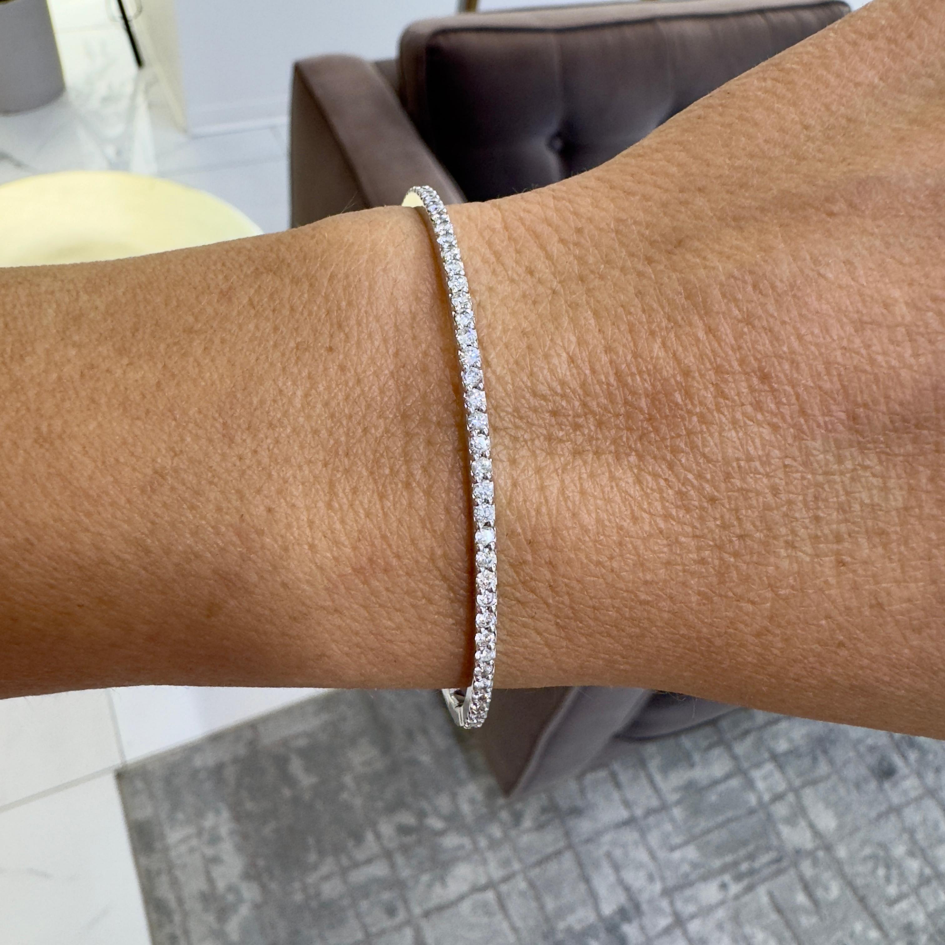 14K White Gold Half Eternity Tennis 1.35ct Diamond Bangle Bracelet For Sale 2