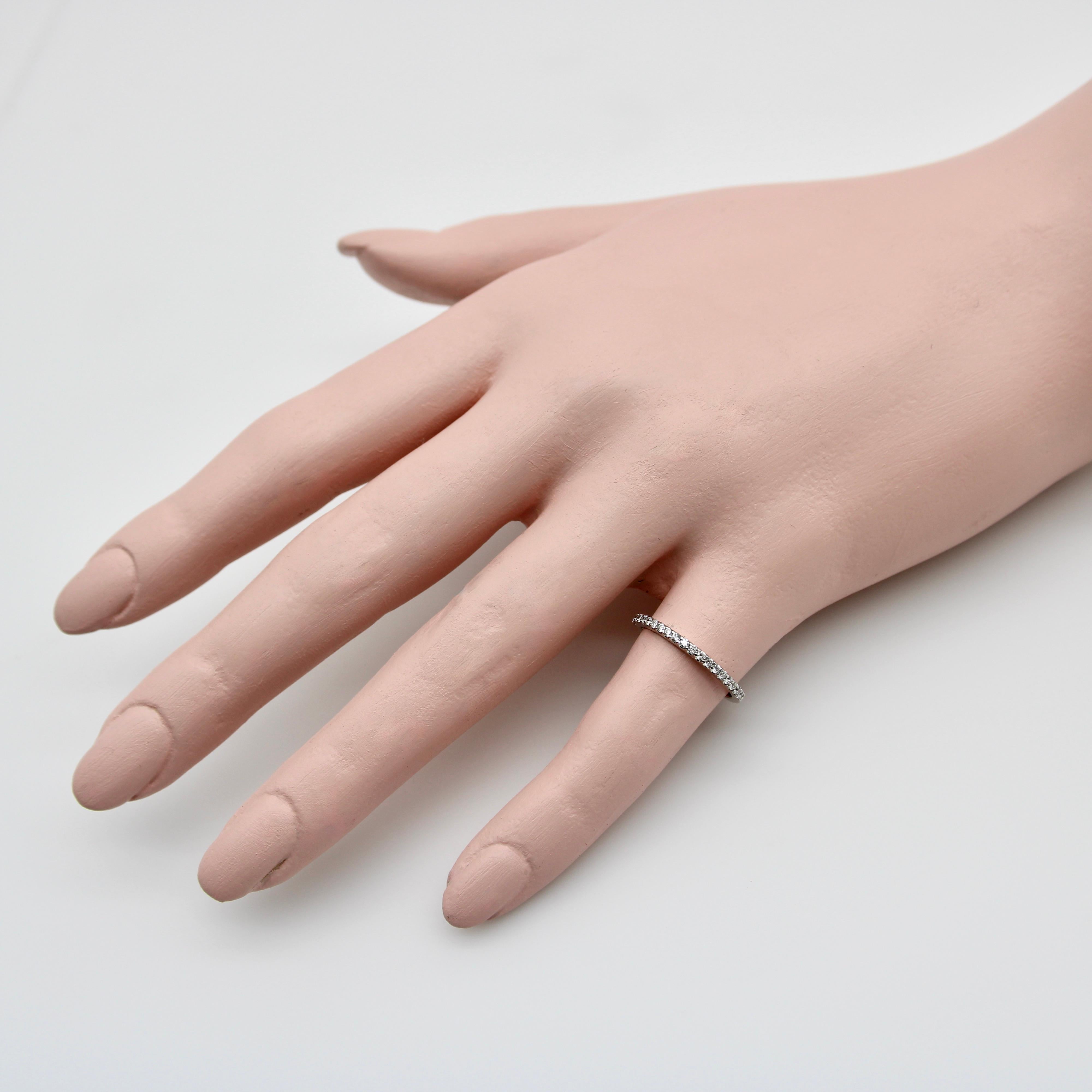 14K Weißgold Halbhoop-Eternity-Ring im Angebot 3