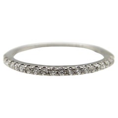 Anneau d'éternité en or blanc 14K demi-hoop