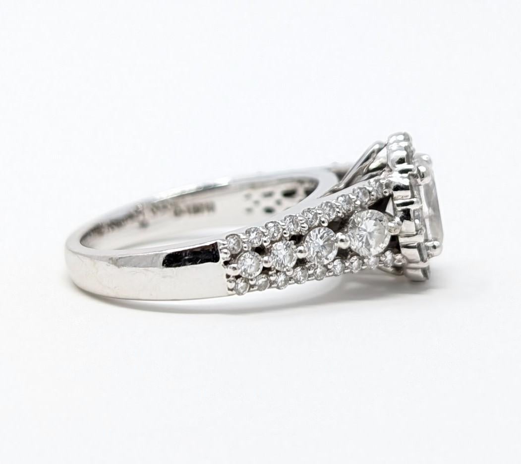 Bague de fiançailles en or blanc 14 carats avec halo de diamants ovales SI1 signée Malakan taille US 7 Bon état - En vente à Greer, SC