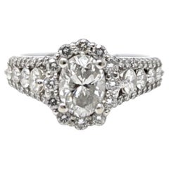 Anello di fidanzamento con diamante ovale aureolato in oro bianco 14k SI1 firmato Malakan US Size 7