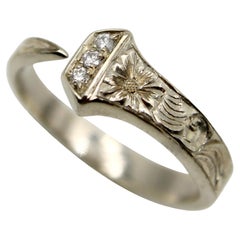 Bague Lucky Nail gravée à la main en or blanc 14 carats avec diamants
