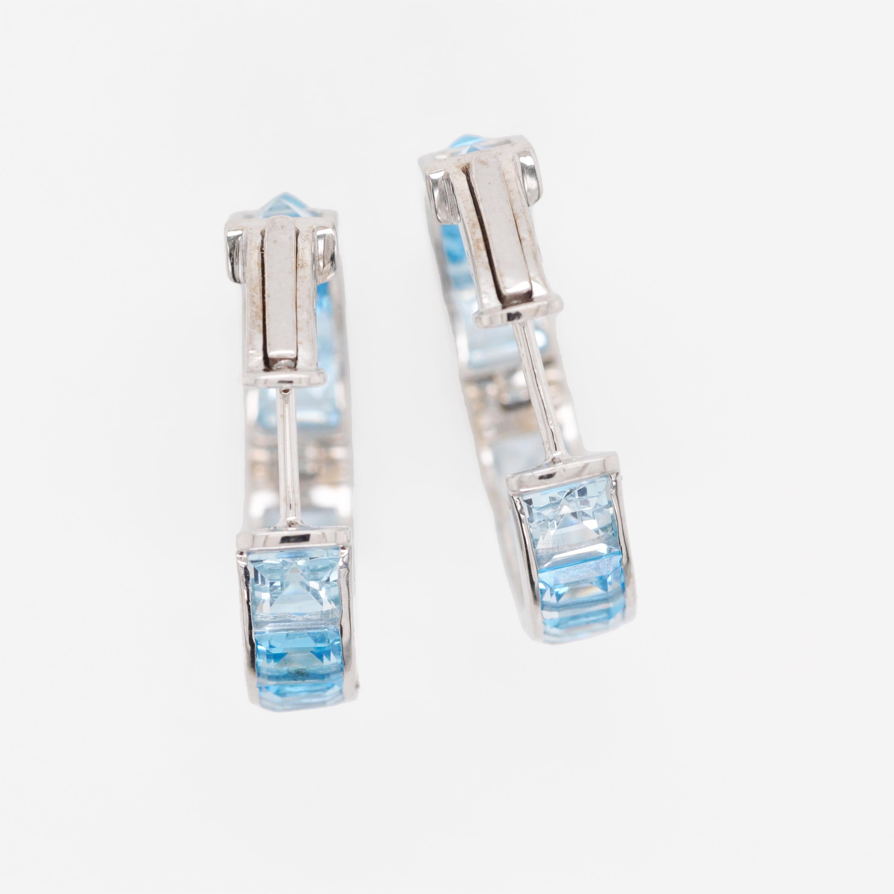 14K White Gold Handcrafted Blue Topaz Square Gemstones Channel Set Hoop Earrings en vente 4