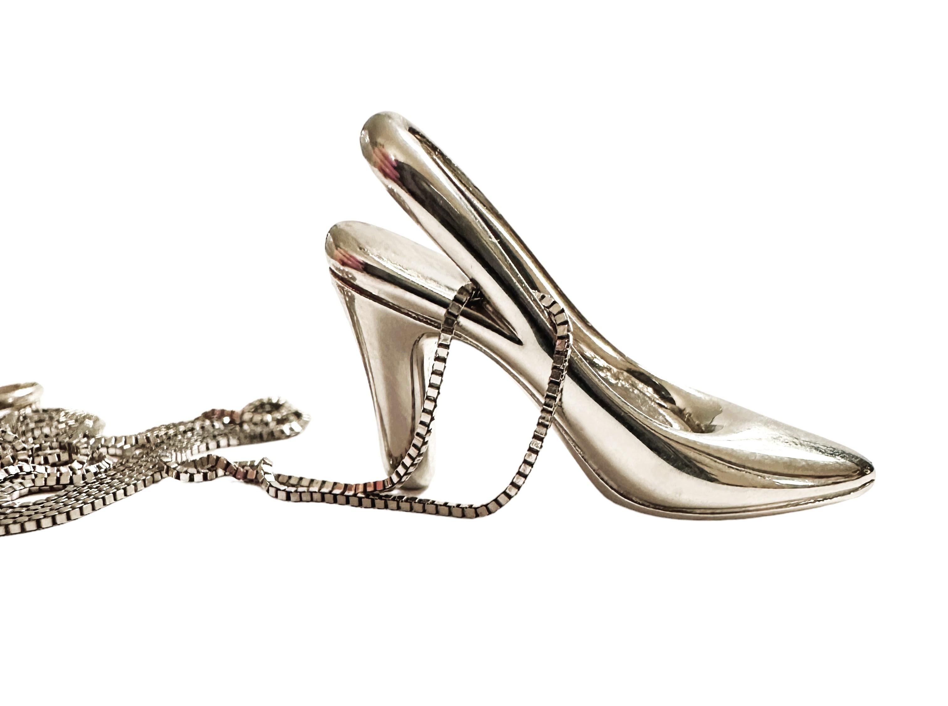 14k White Gold High-Heeled Shoe Pendant and 14K White Gold Chain For Sale 1