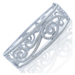 14 Karat Weißgold Armreif mit Scharnier und 2,80 Karat Diamant Wave Design
