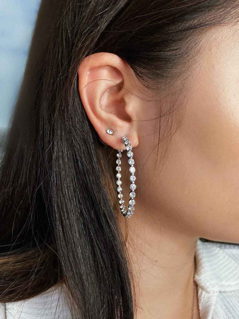 14k white gold diamond earrings EAR-35000
Total carat: 14.00CT
Metal: 14K white gold
Type: Diamond Hoops
Condition: Unworn/New
Main Stone: Diamond (Natural)
Style: Hoop