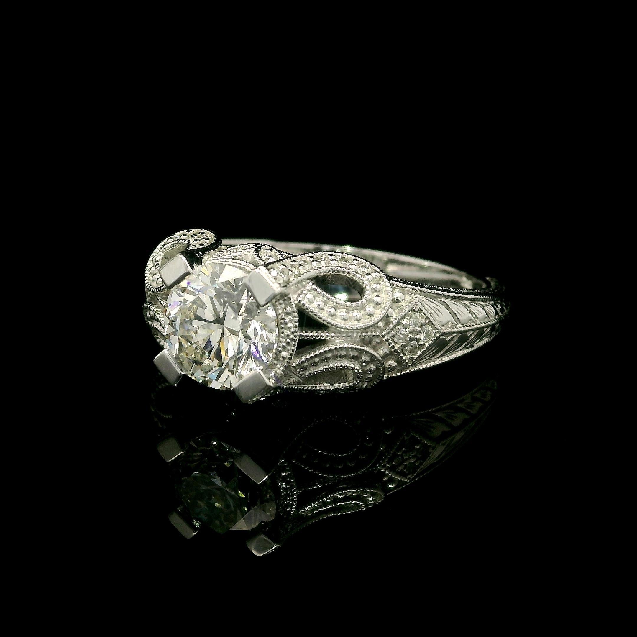 Anillo Estilo Vintage Oro Blanco 14k IGI 1.46ctw Diamante Milgrain Trabajo Grabado Corte brillante en venta