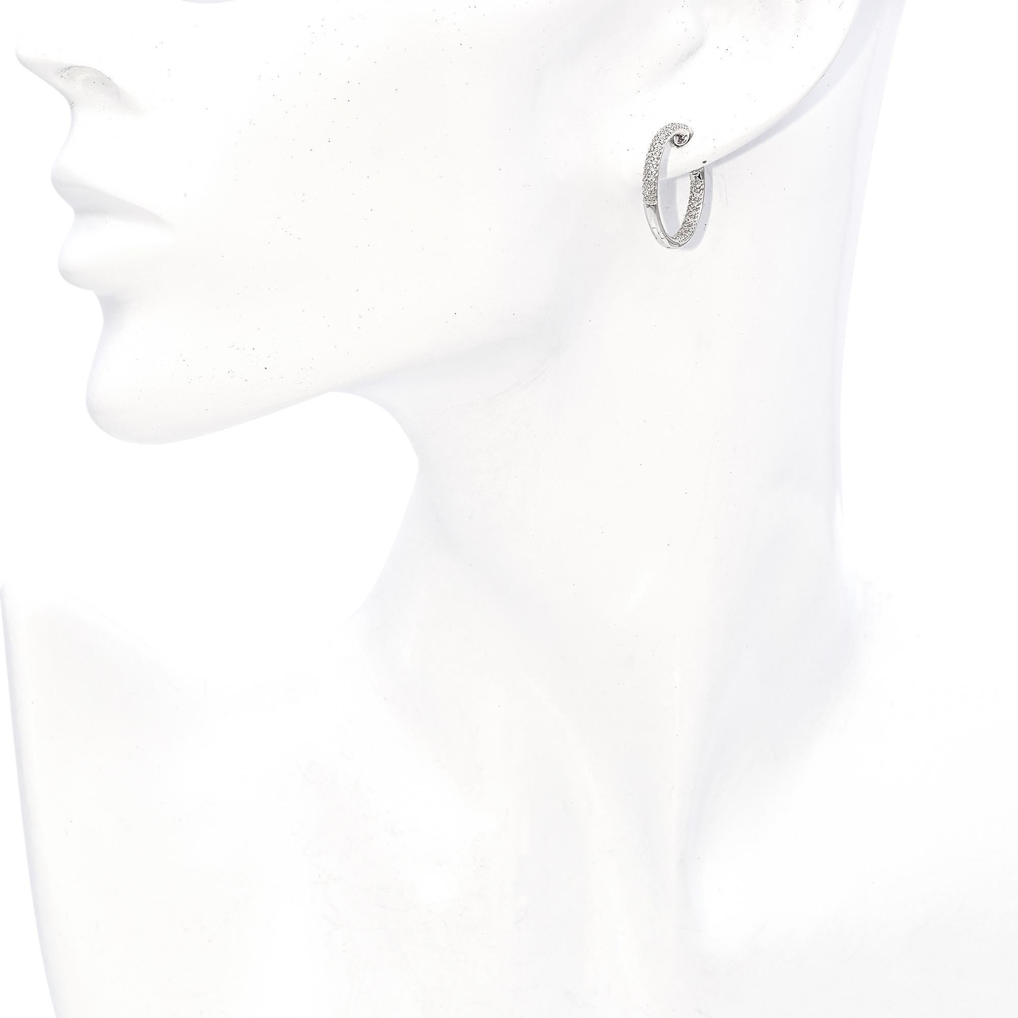Contemporaneo Orecchini a cerchio con diamanti in oro bianco 14K Inside Out 0,53 TCW in vendita
