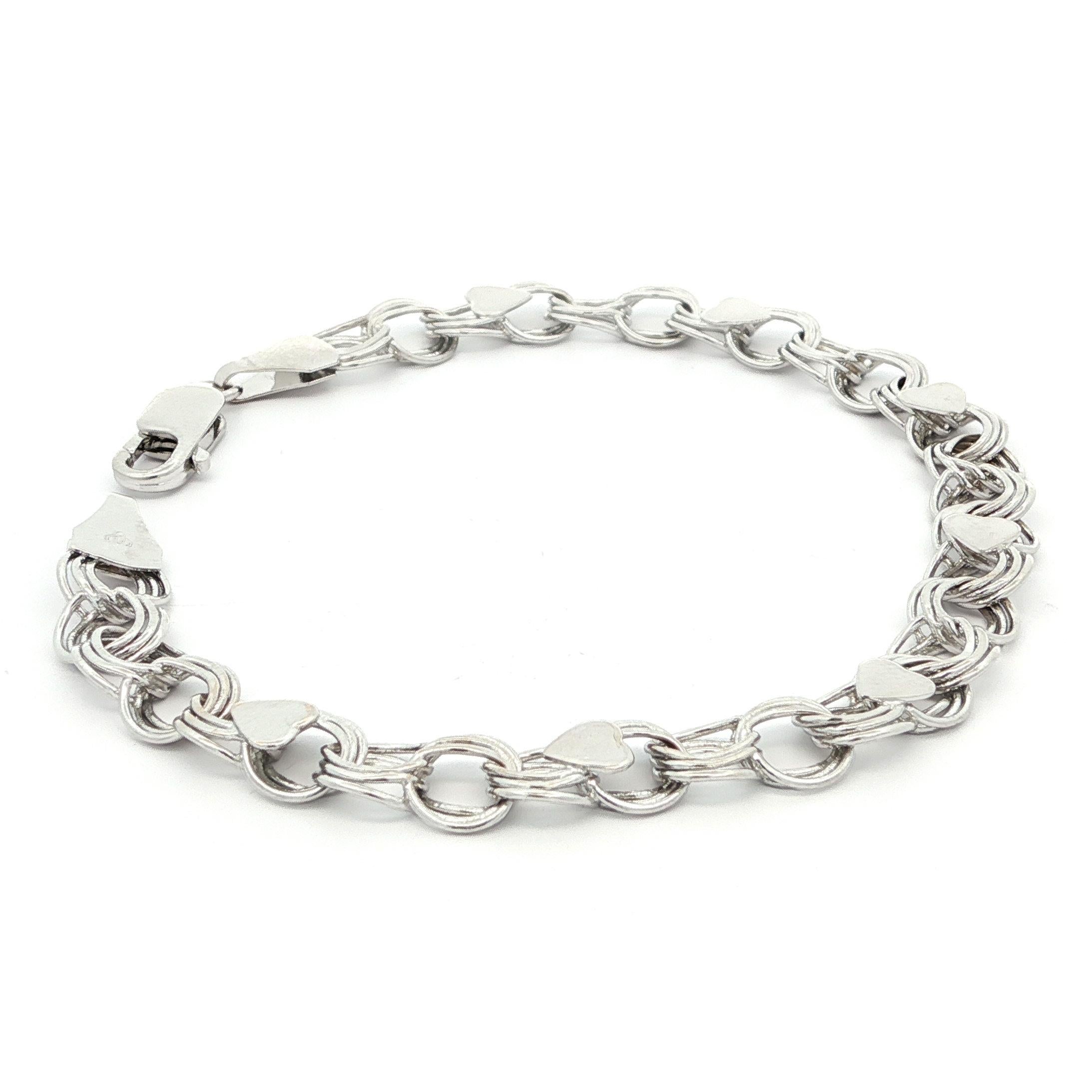 Pulsera de oro blanco de 14 quilates con eslabones circulares entrelazados y colgante estilo corazón en Excelente estado para la venta en Montclair, NJ