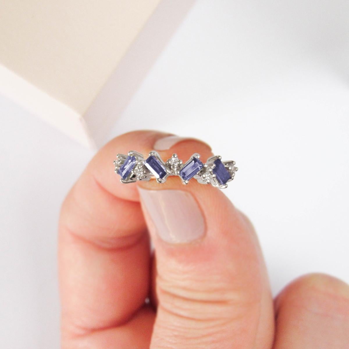 14 Karat White Gold Iolite and Diamonds Baguette Ring For Sale 1