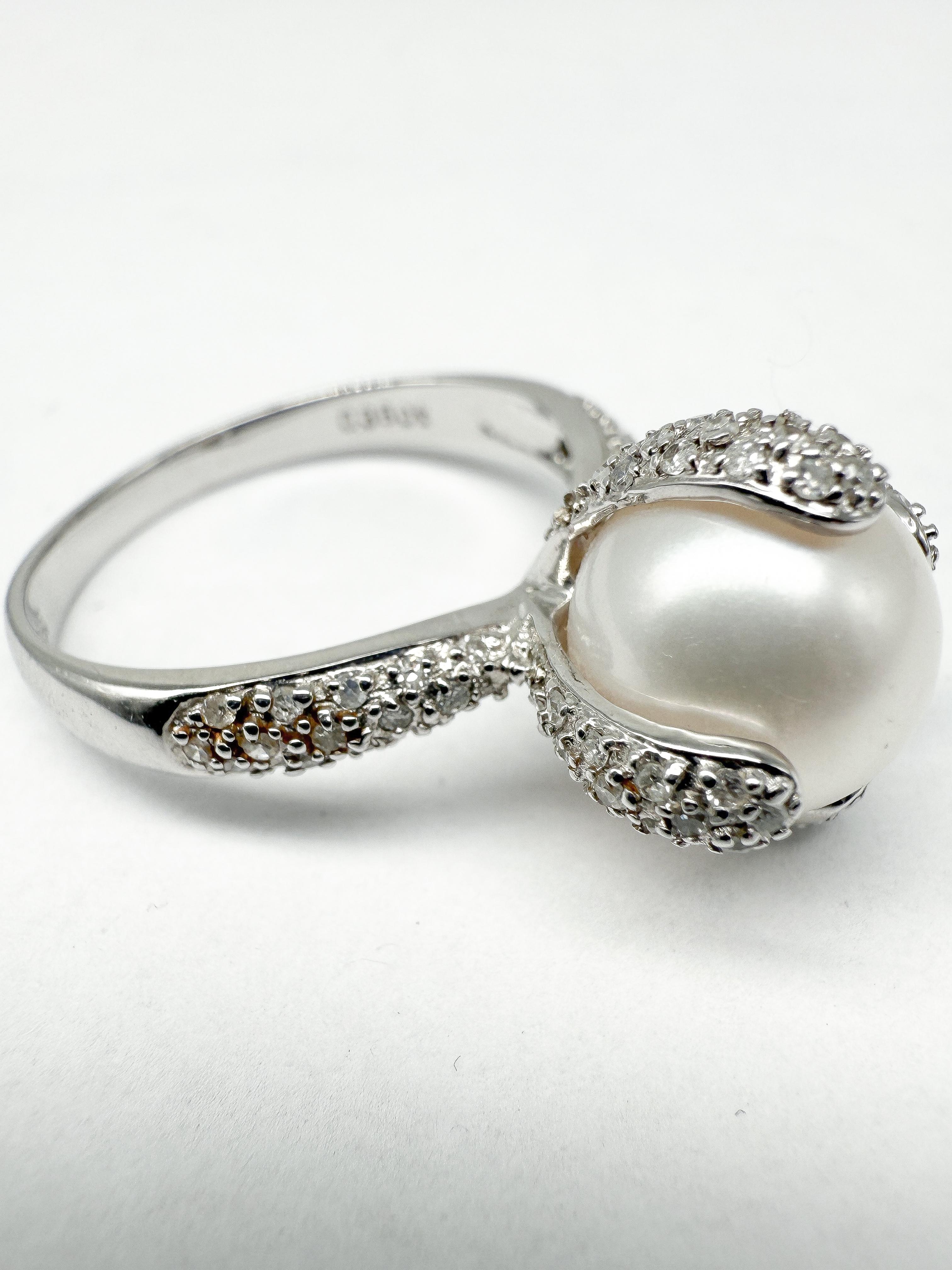 Modern 14K White Gold Jewelry Set with Natural Pearls and Diamonds For Sale