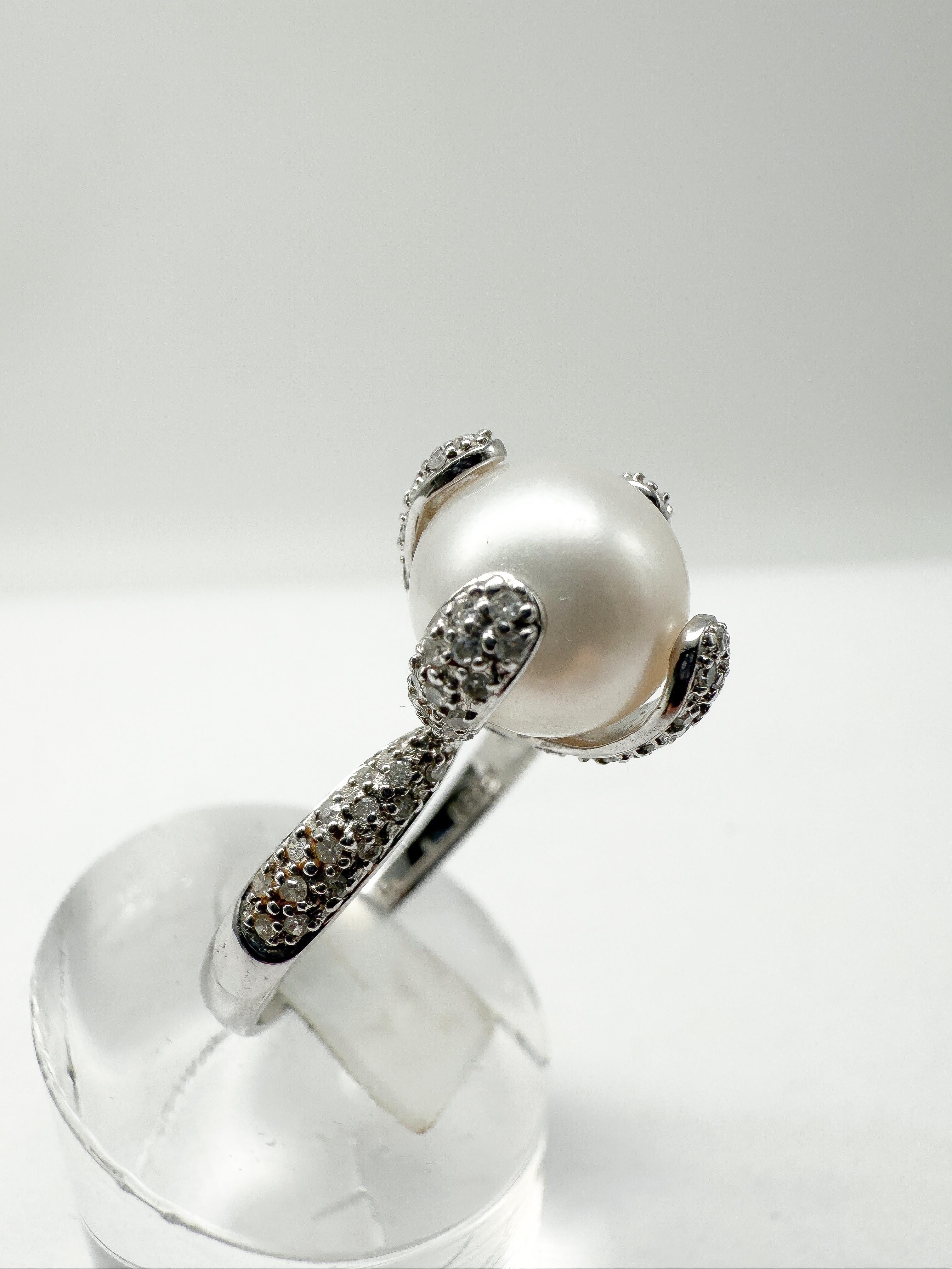 14K White Gold Jewelry Set with Natural Pearls and Diamonds For Sale 1