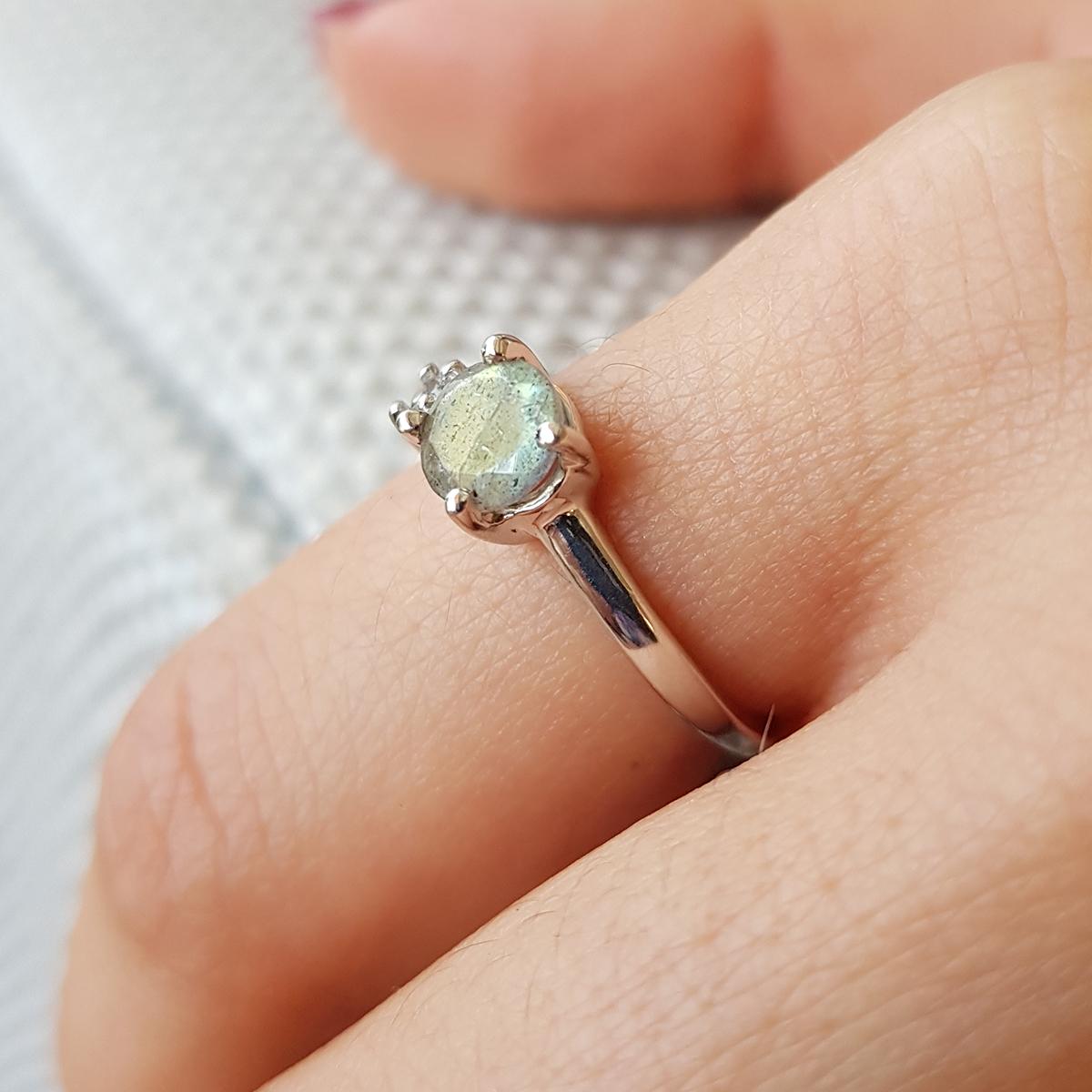 Women's 14 Karat White Gold Labradorite, Sky Blue Topaz and Peridot Ring For Sale