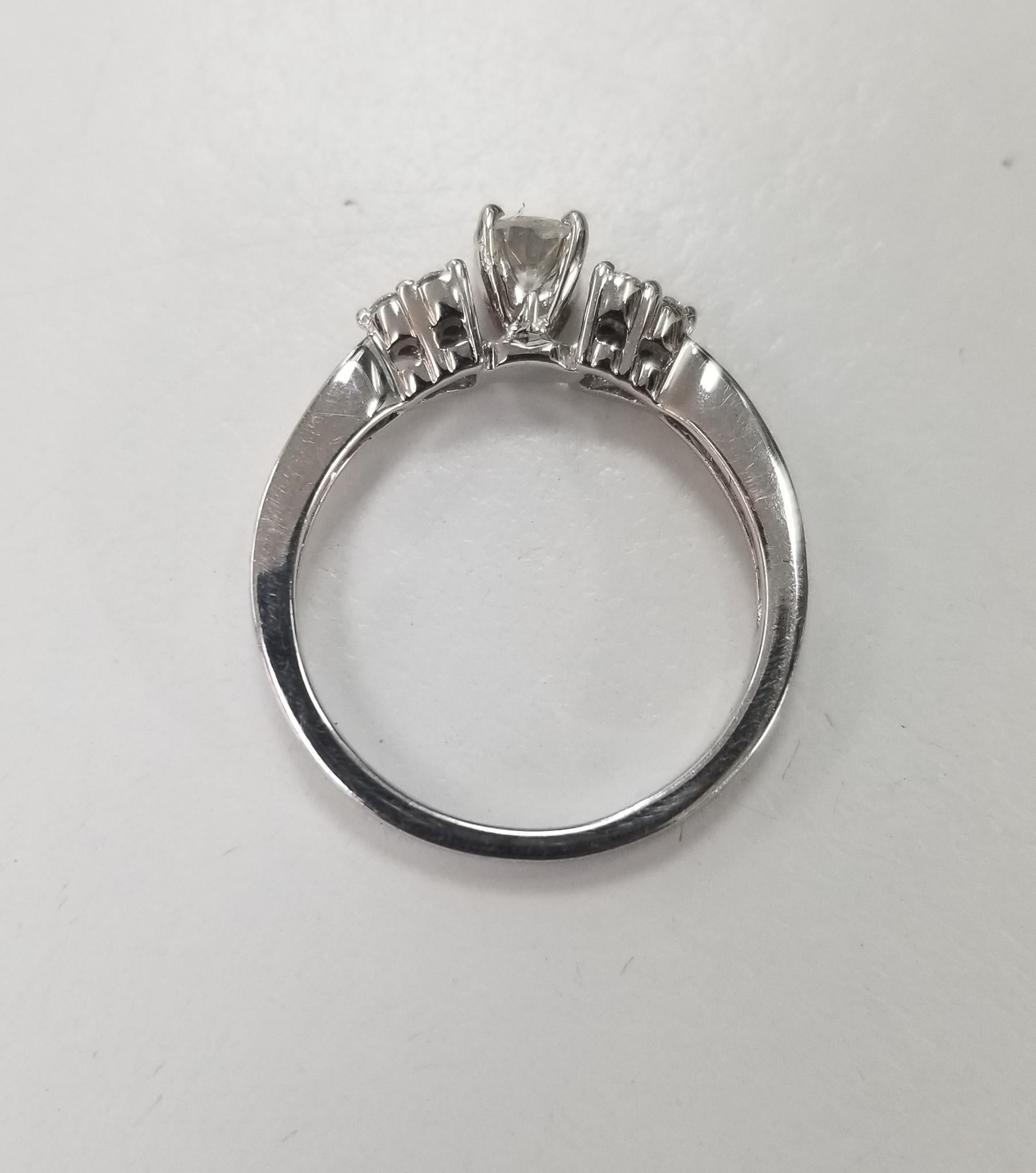 14 Karat White Gold Ladies Diamond Engagement Ring In New Condition For Sale In Los Angeles, CA