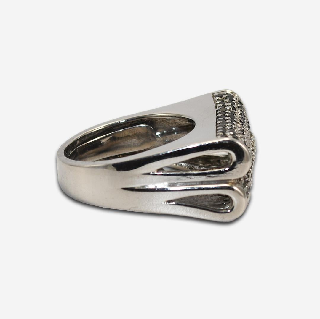 Anillo de oro blanco de 14 quilates con diamantes y hematites para mujer Corte redondo en venta