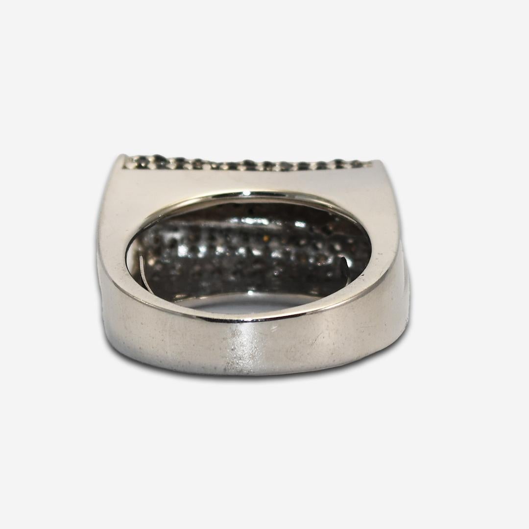 Anillo de oro blanco de 14 quilates con diamantes y hematites para mujer en Excelente estado para la venta en Laguna Beach, CA
