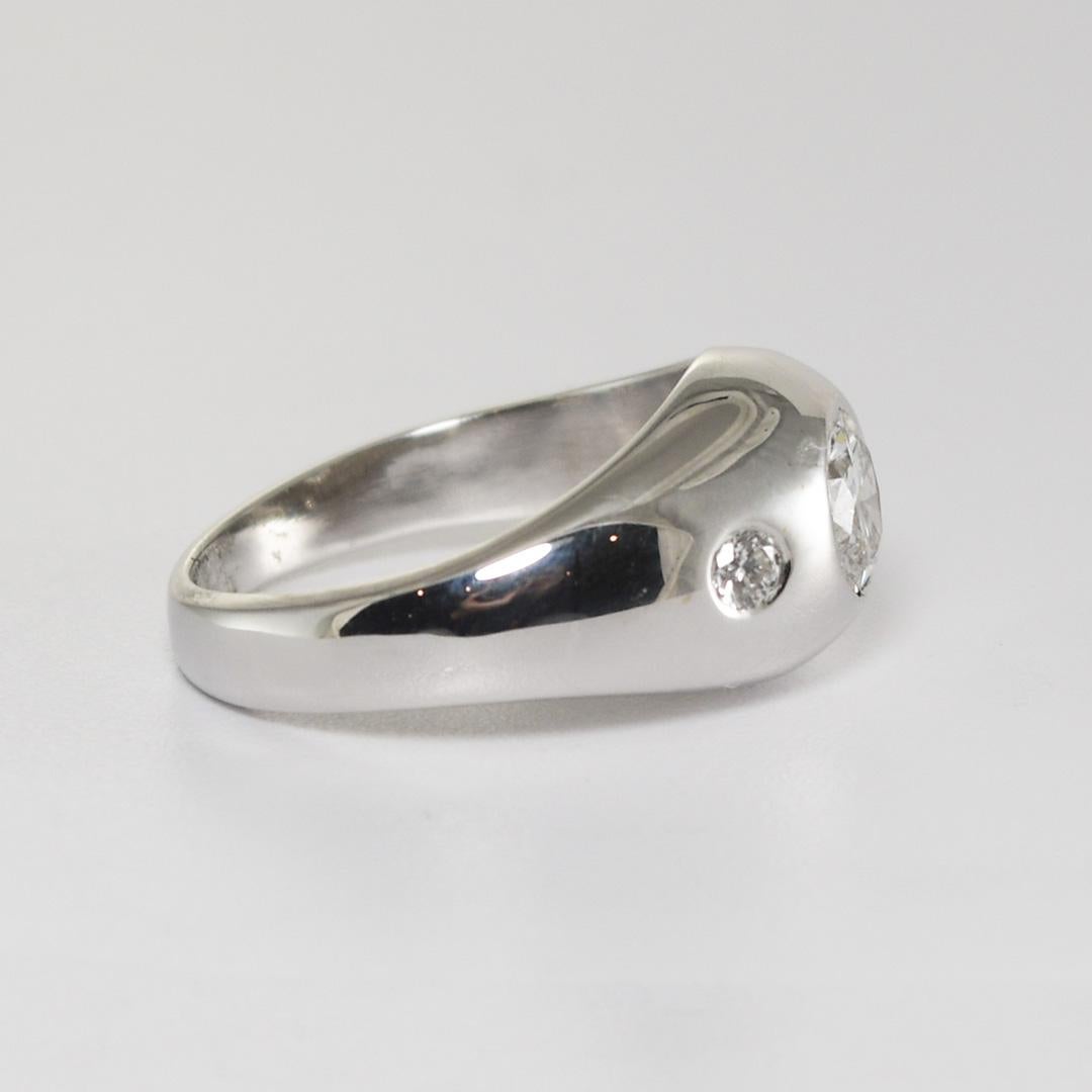 Taglio rotondo Anello da donna in oro bianco 14K con diamante da 0,82 carati in vendita