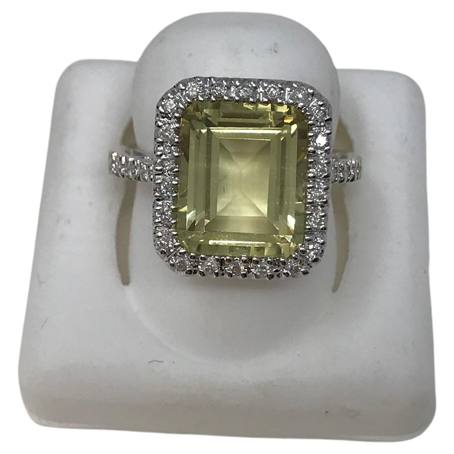 14k White Gold Ladies Ring w/ Quartz and Diamonds For Sale