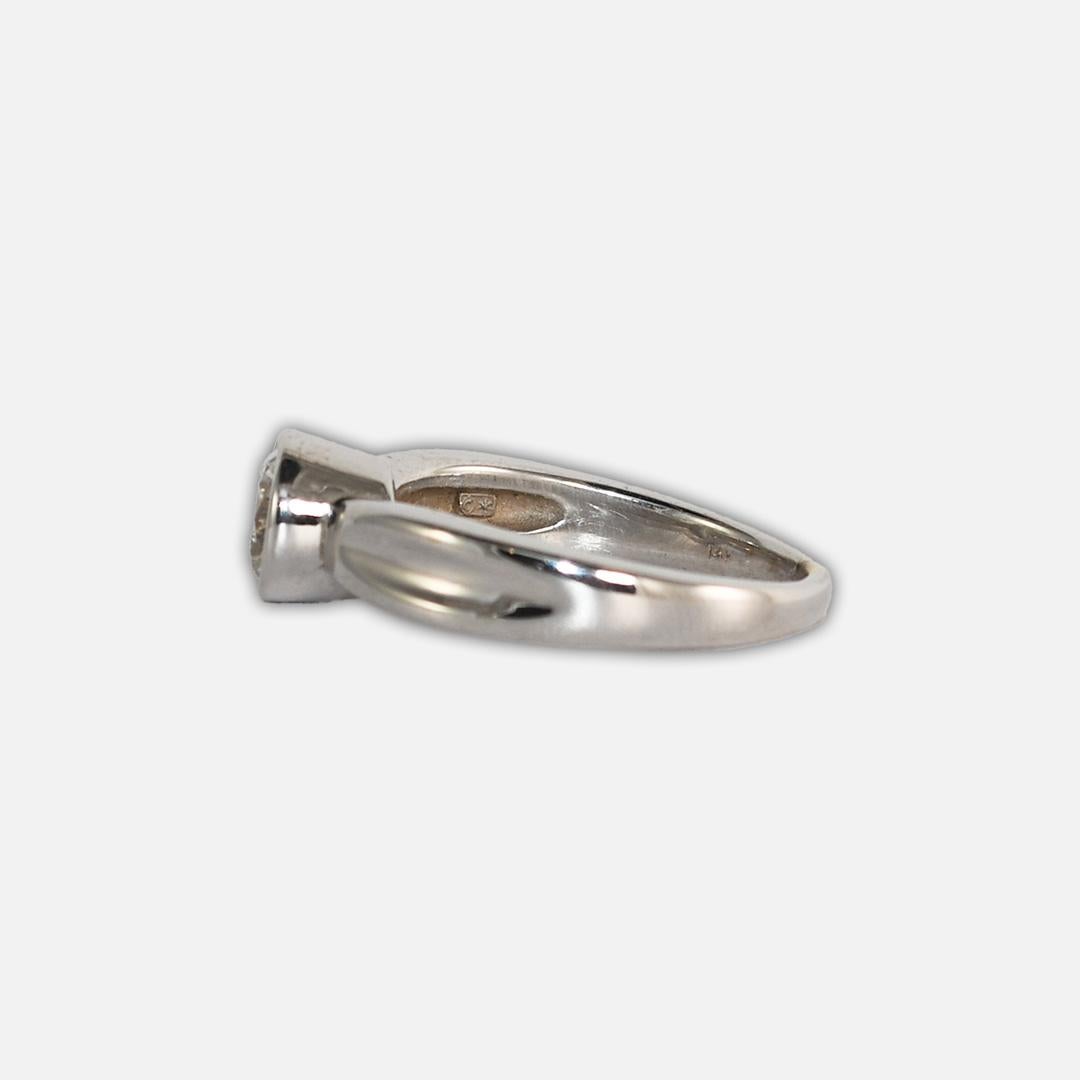 Women's or Men's 14K White Gold Ladies' Round Brilliant Cut Diamond Ring 0.88 ct For Sale