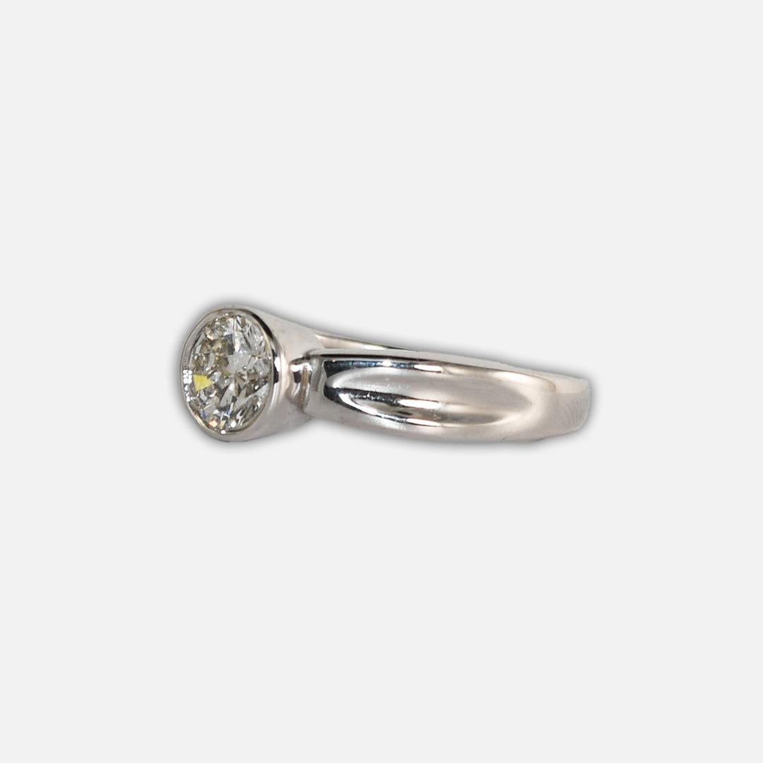 14K White Gold Ladies' Round Brilliant Cut Diamond Ring 0.88 ct For Sale 1