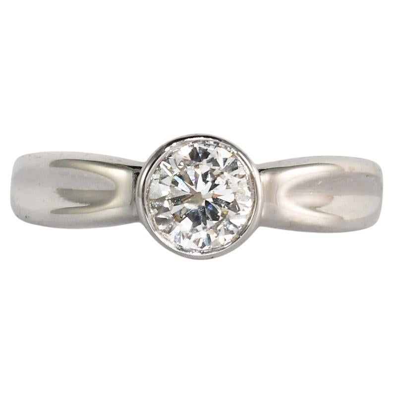 14K White Gold Ladies' Round Brilliant Cut Diamond Ring 0.88 ct For Sale