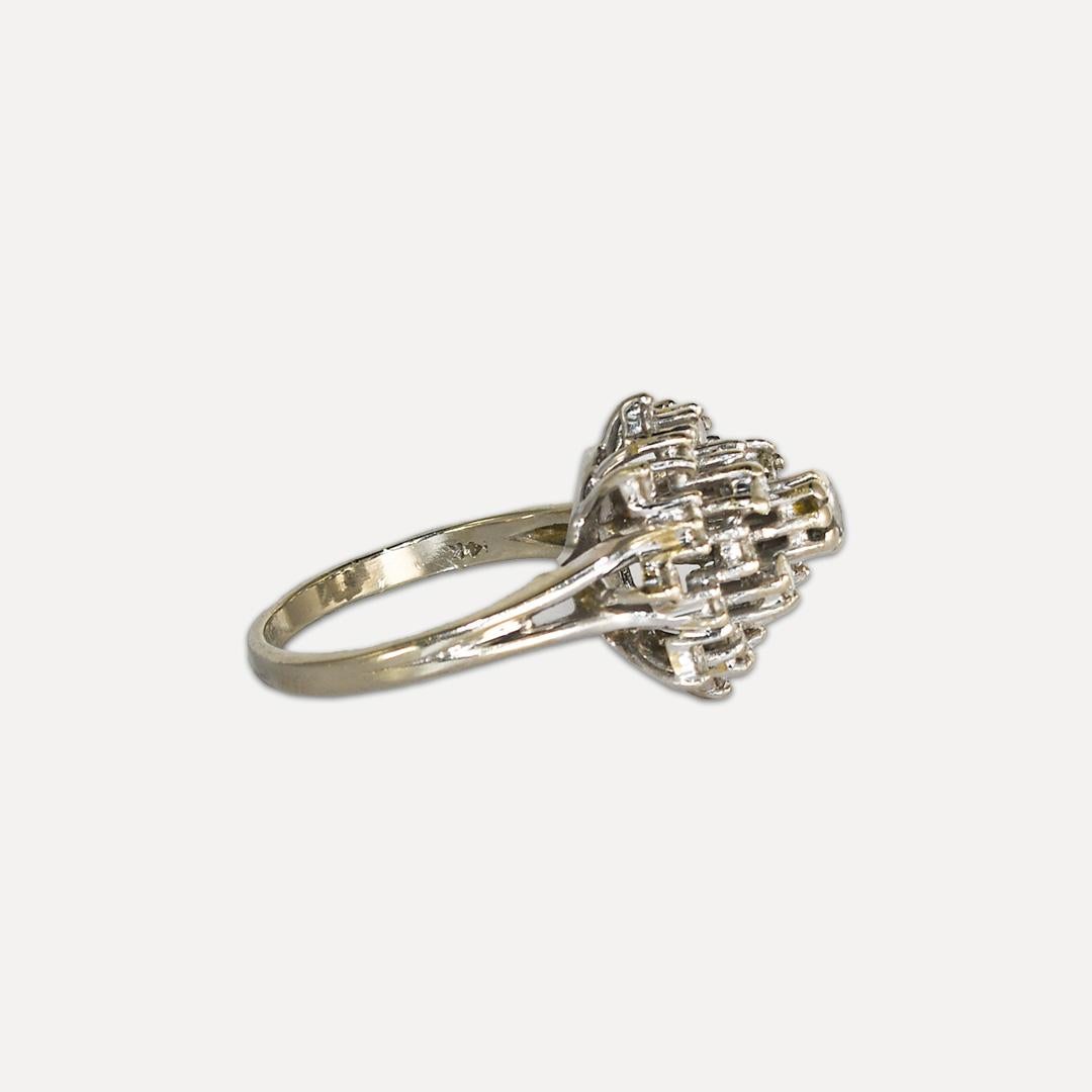 14K Weißgold Damen' Vintage Diamant-Cluster-Ring mit 0,50 Karat Diamant im Zustand „Hervorragend“ im Angebot in Laguna Beach, CA