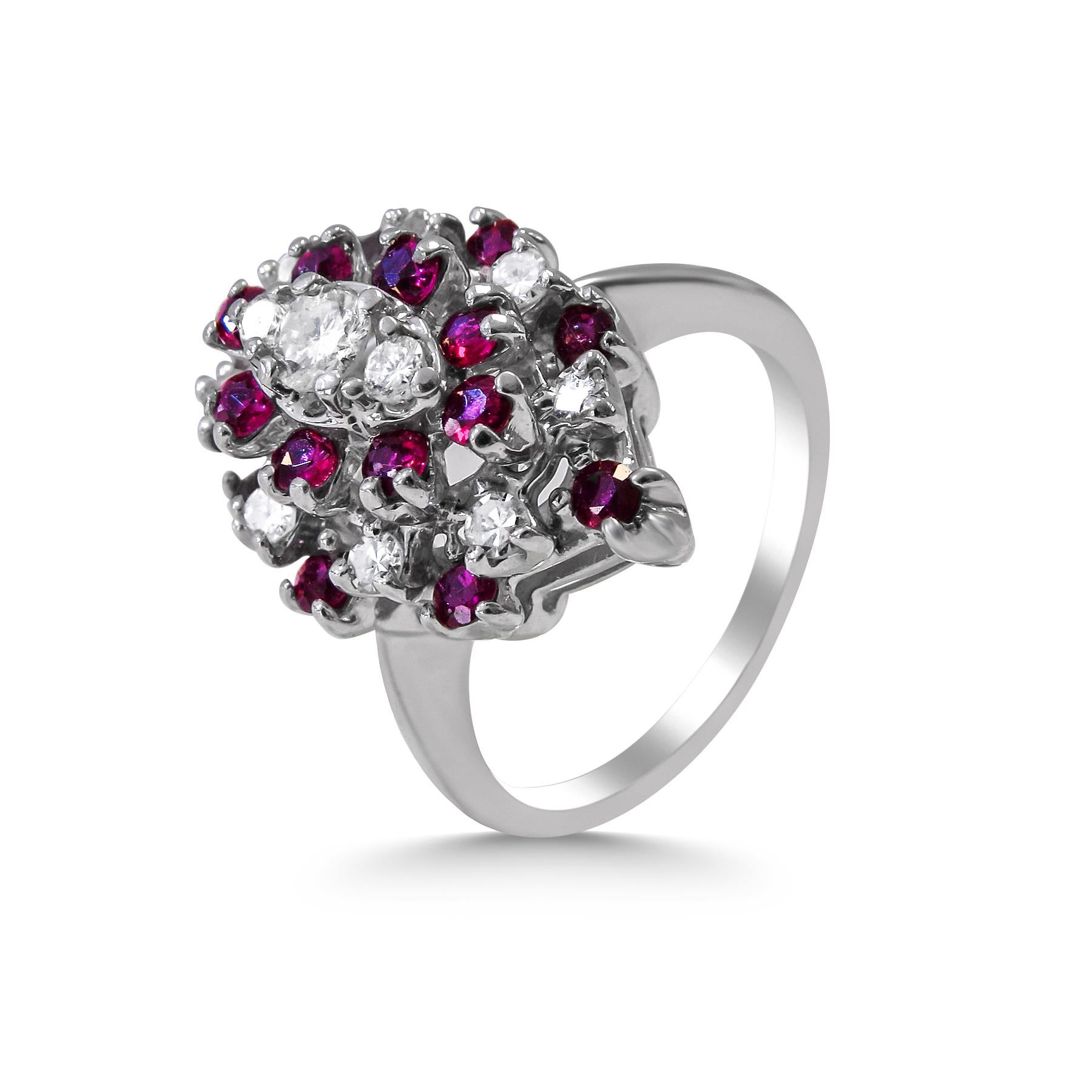 Art Deco 14 Karat White Gold Ladies Ring Whit Diamond and Ruby For Sale