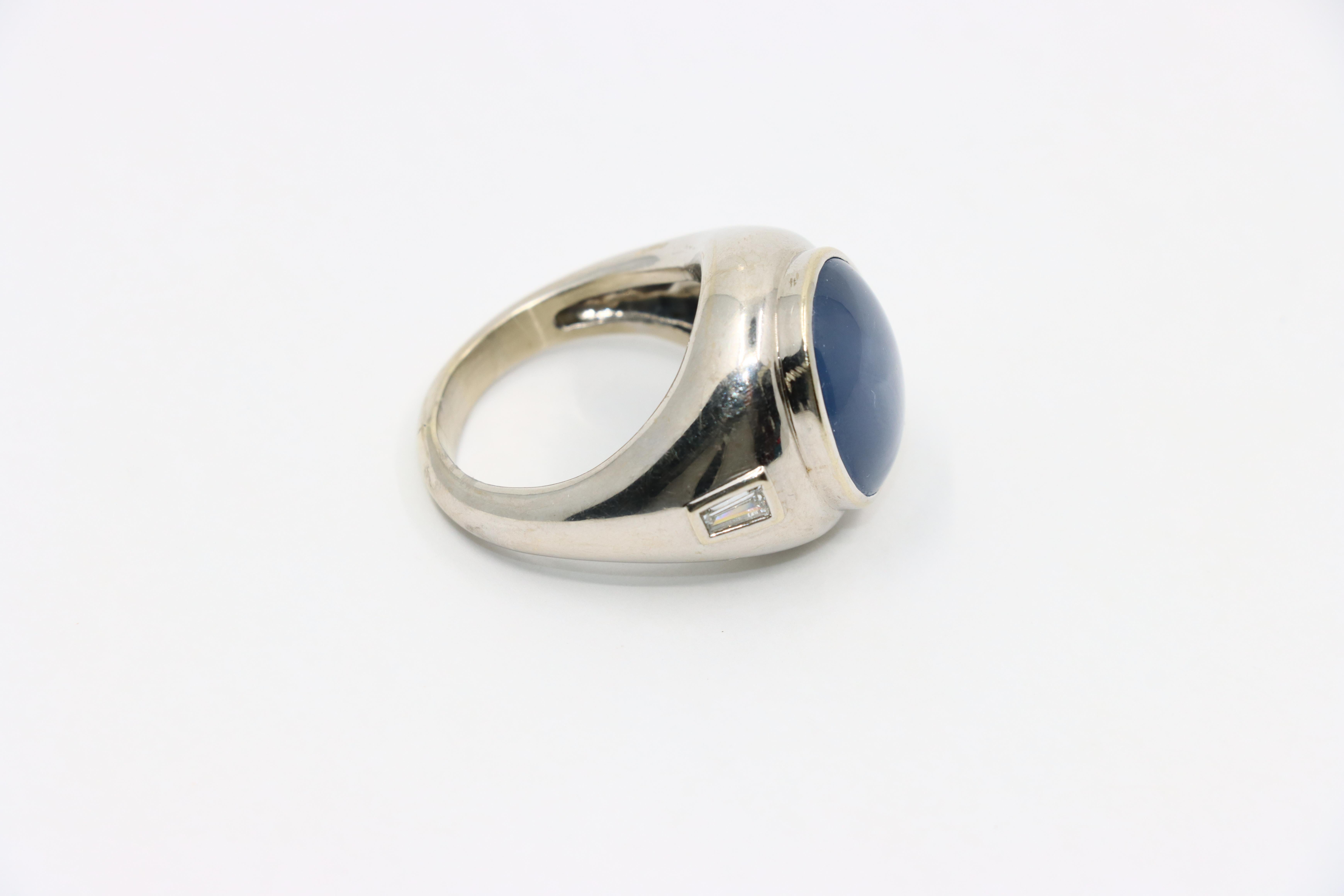 Anello con zaffiro grande e diamante in oro bianco 14K in vendita 9