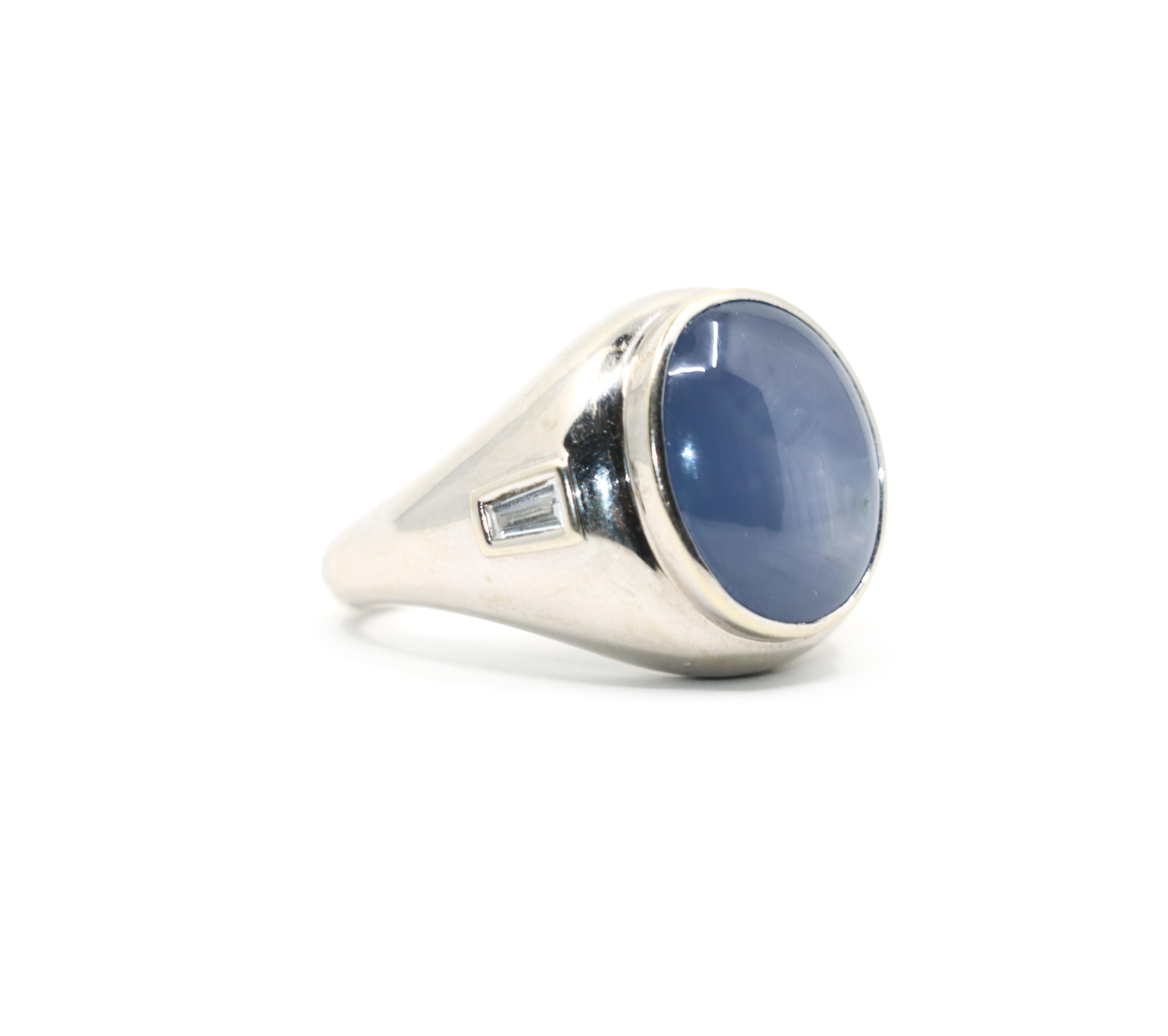 Anello con zaffiro grande e diamante in oro bianco 14K In condizioni buone in vendita a Flushing, NY