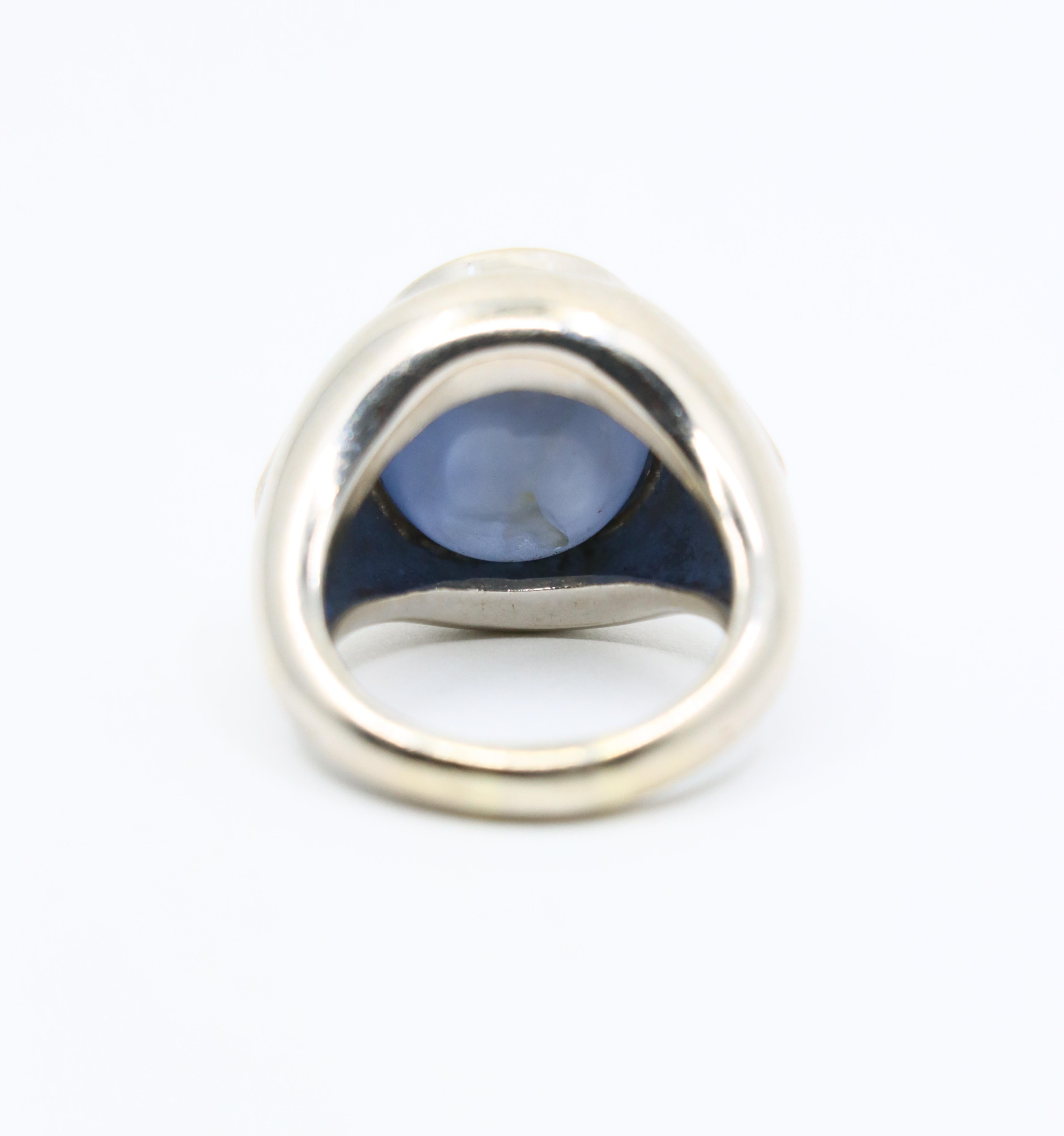 Anello con zaffiro grande e diamante in oro bianco 14K in vendita 1