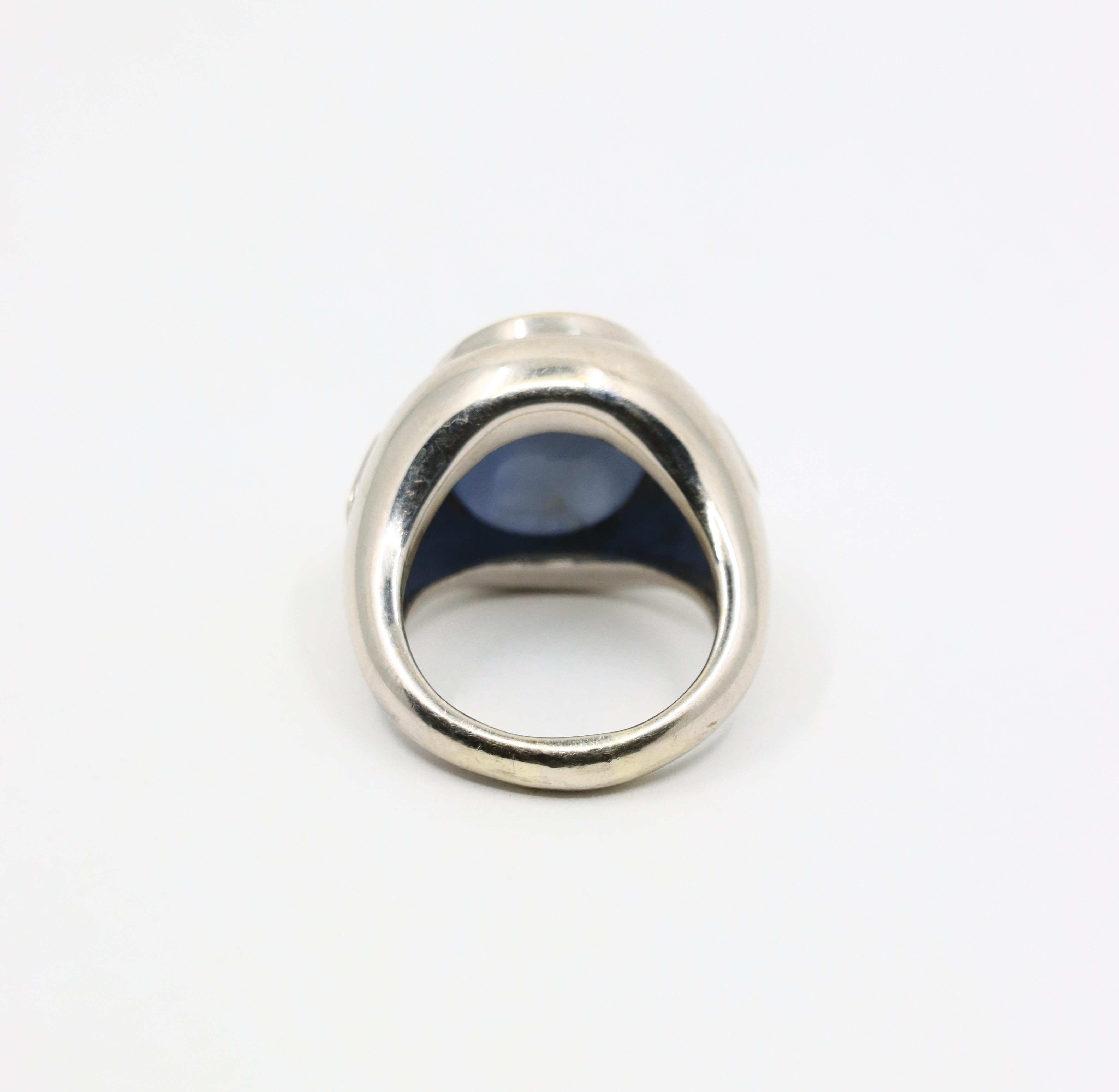 Anello con zaffiro grande e diamante in oro bianco 14K in vendita 3