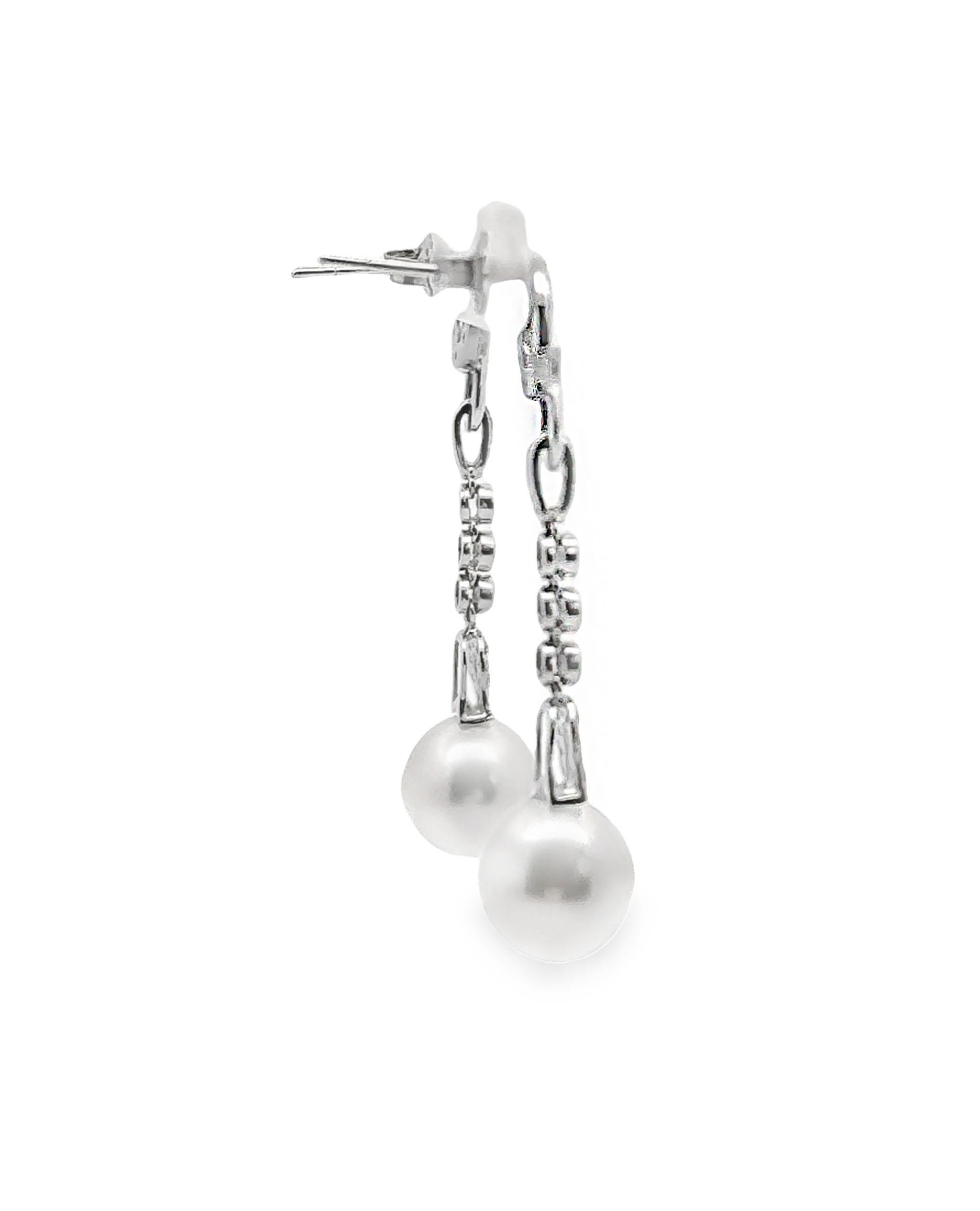 14K White Gold Long Earrings with South Sea Pearls and Diamonds In New Condition For Sale In Old Tappan, NJ