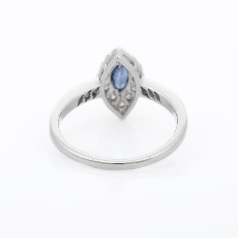 En vente :  Bague de fiançailles en or blanc 14K Marquise saphir bleu et diamant Bijoux fins 9