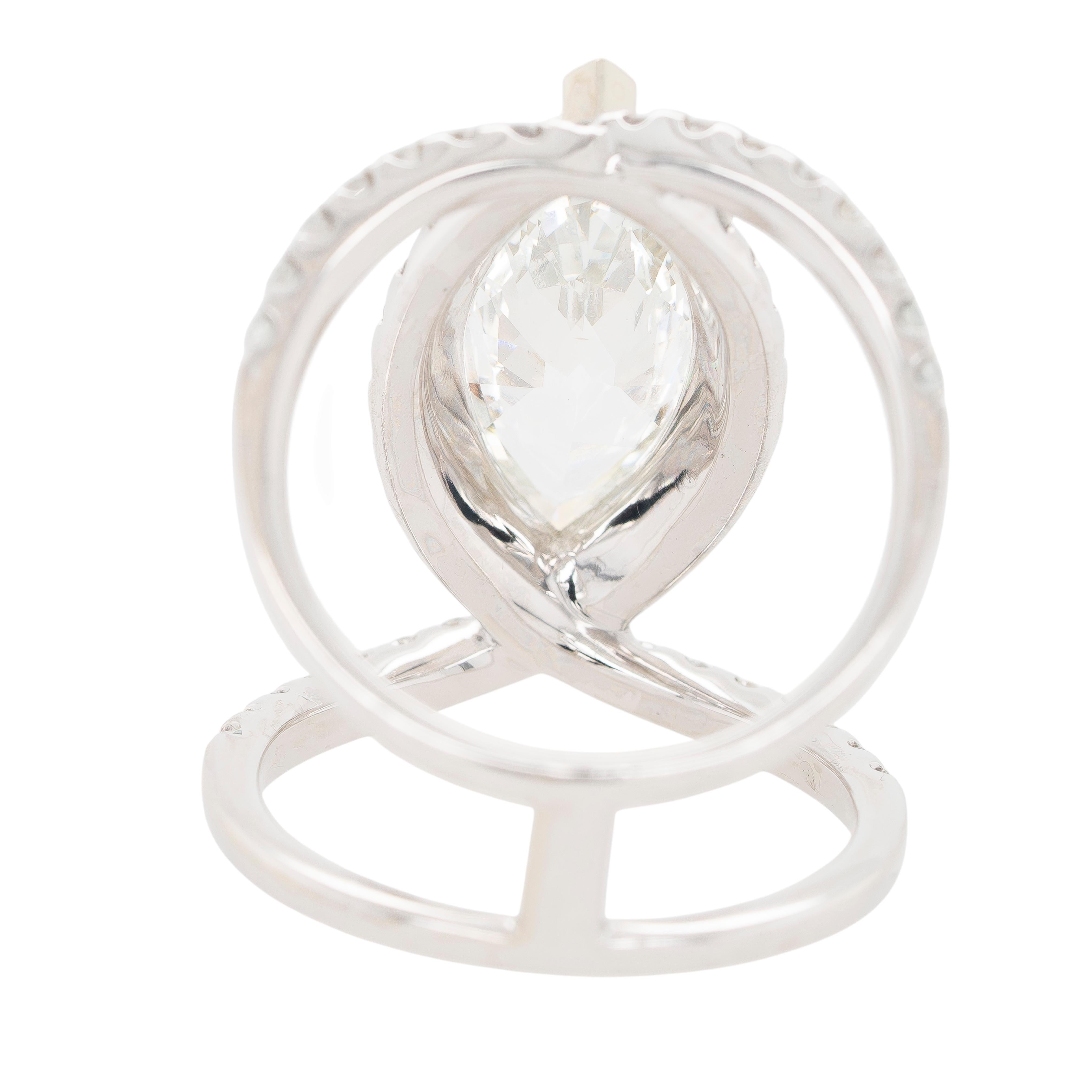 Femenino o masculino Anillo de compromiso con halo de diamantes talla marquesa de oro blanco de 14k en venta