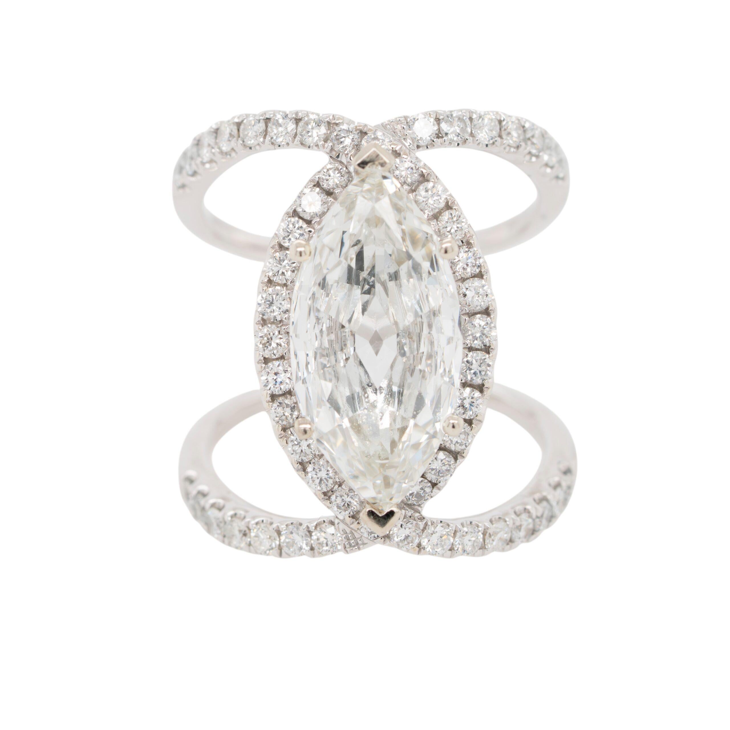 Anillo de compromiso con halo de diamantes talla marquesa de oro blanco de 14k en venta 2
