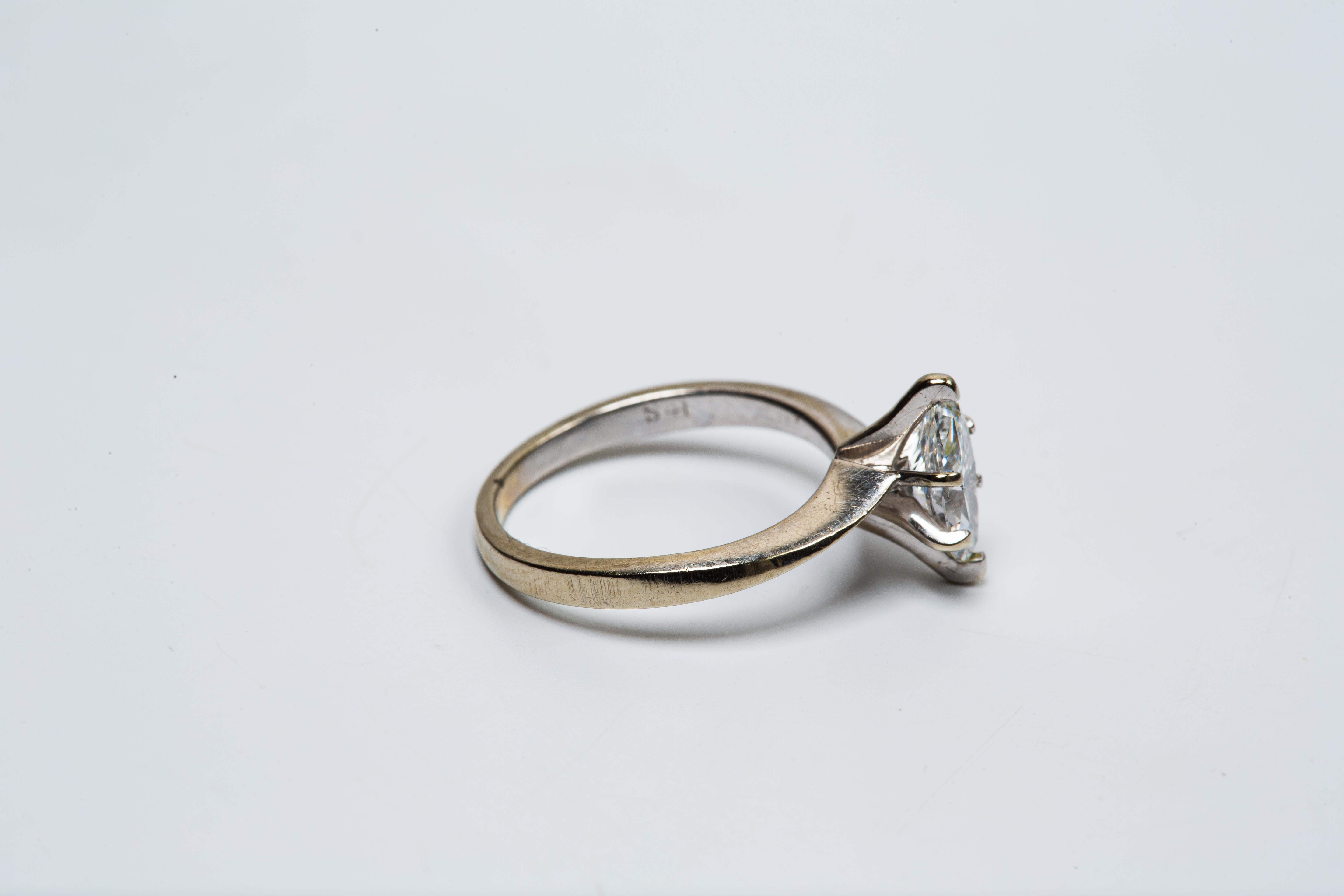 Anello di fidanzamento con diamante marquise in oro bianco 14k in vendita 7