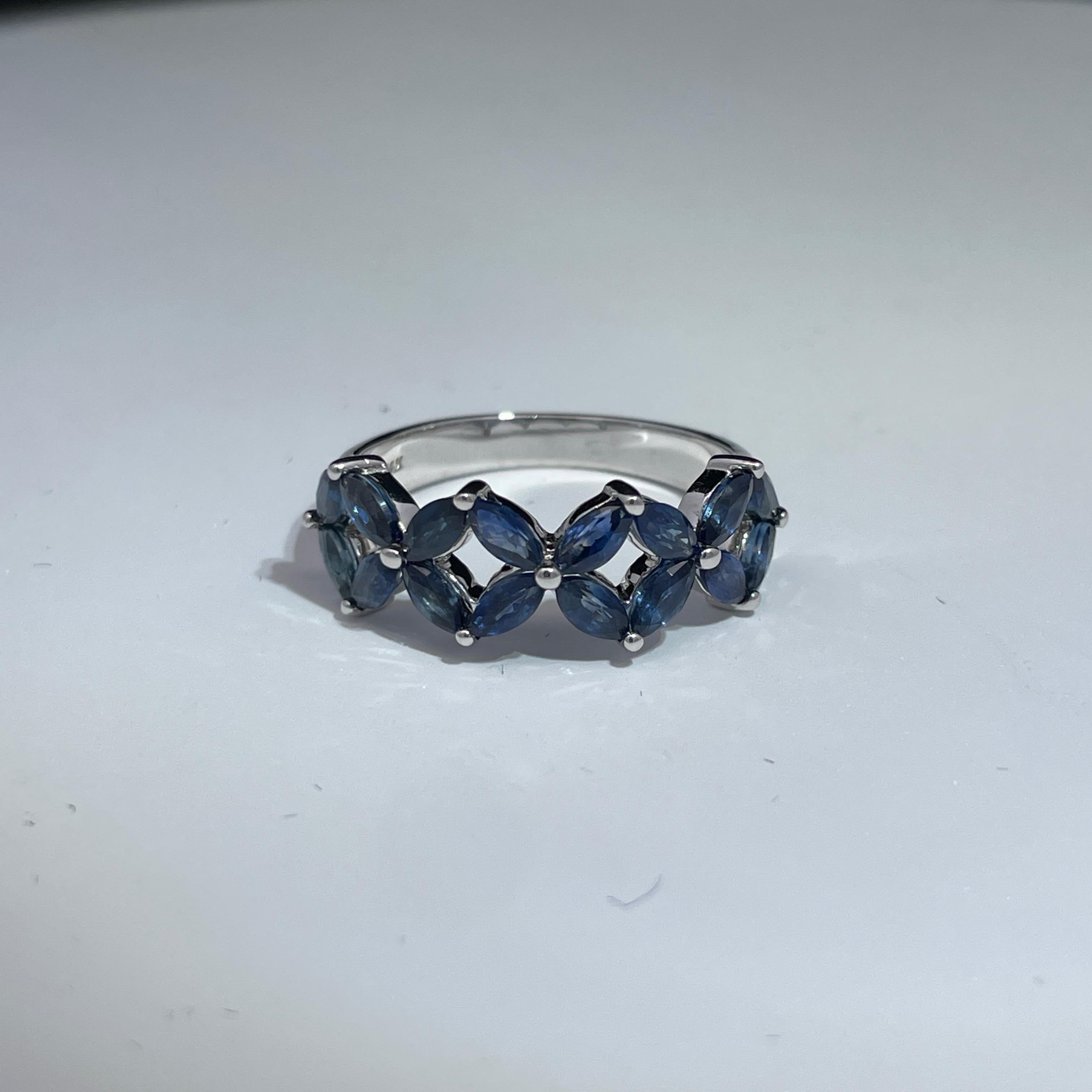 Anello in oro bianco 14k con zaffiro marquise e disegno floreale in vendita 6