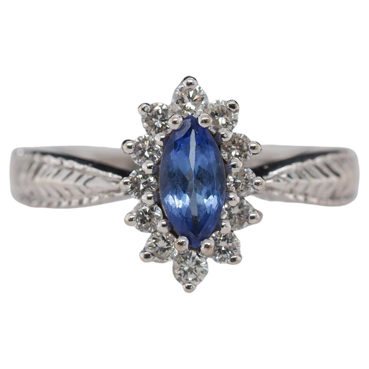  Bague de fiançailles en or blanc 14 carats avec tanzanite marquise et diamants en vente