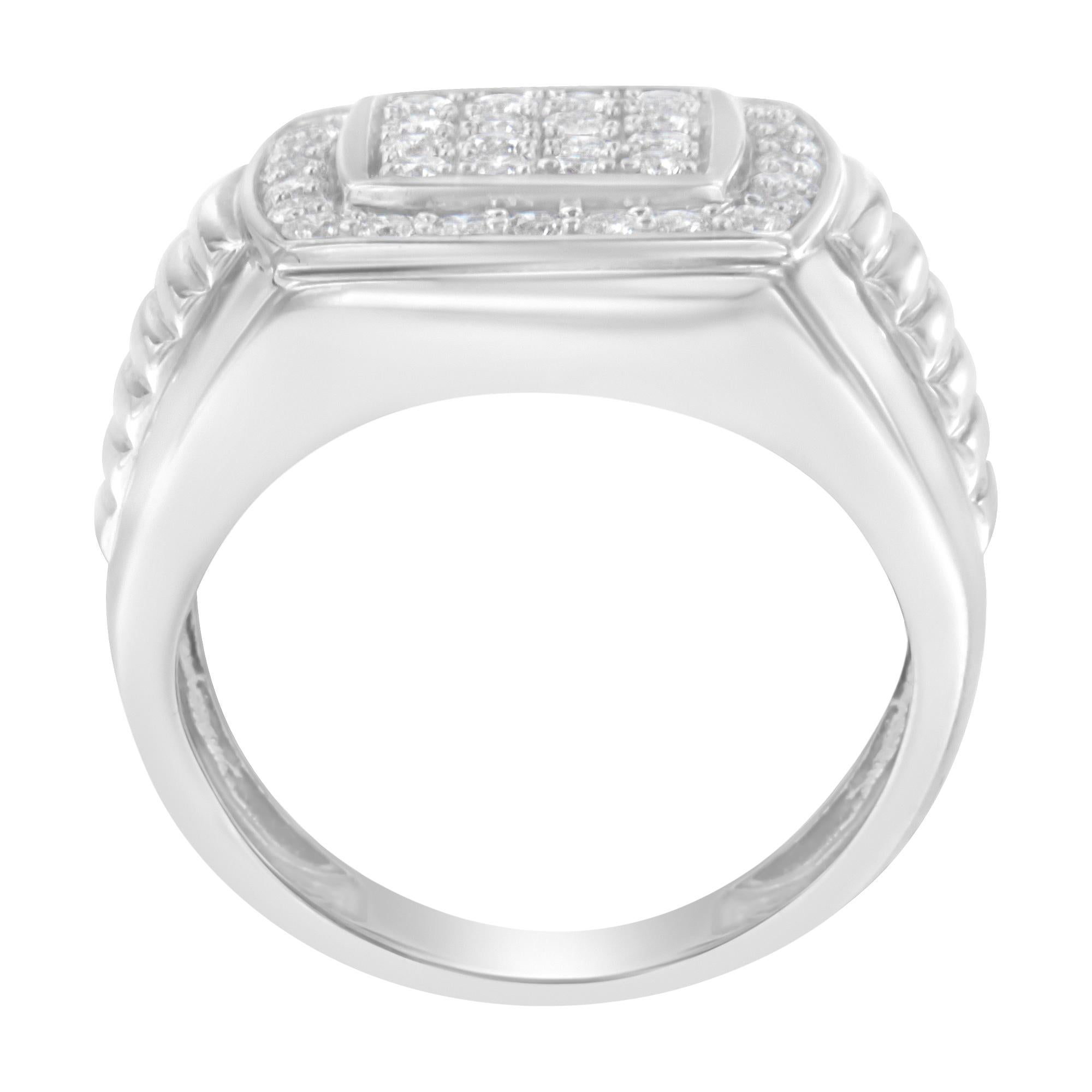 This 14 karat white gold men's band features a central square cluster of round diamonds surrounded by a squared halo of diamonds. The wide band is accented with a fluted design. It has a total diamond weight of 1 carat. Product features:
Diamond