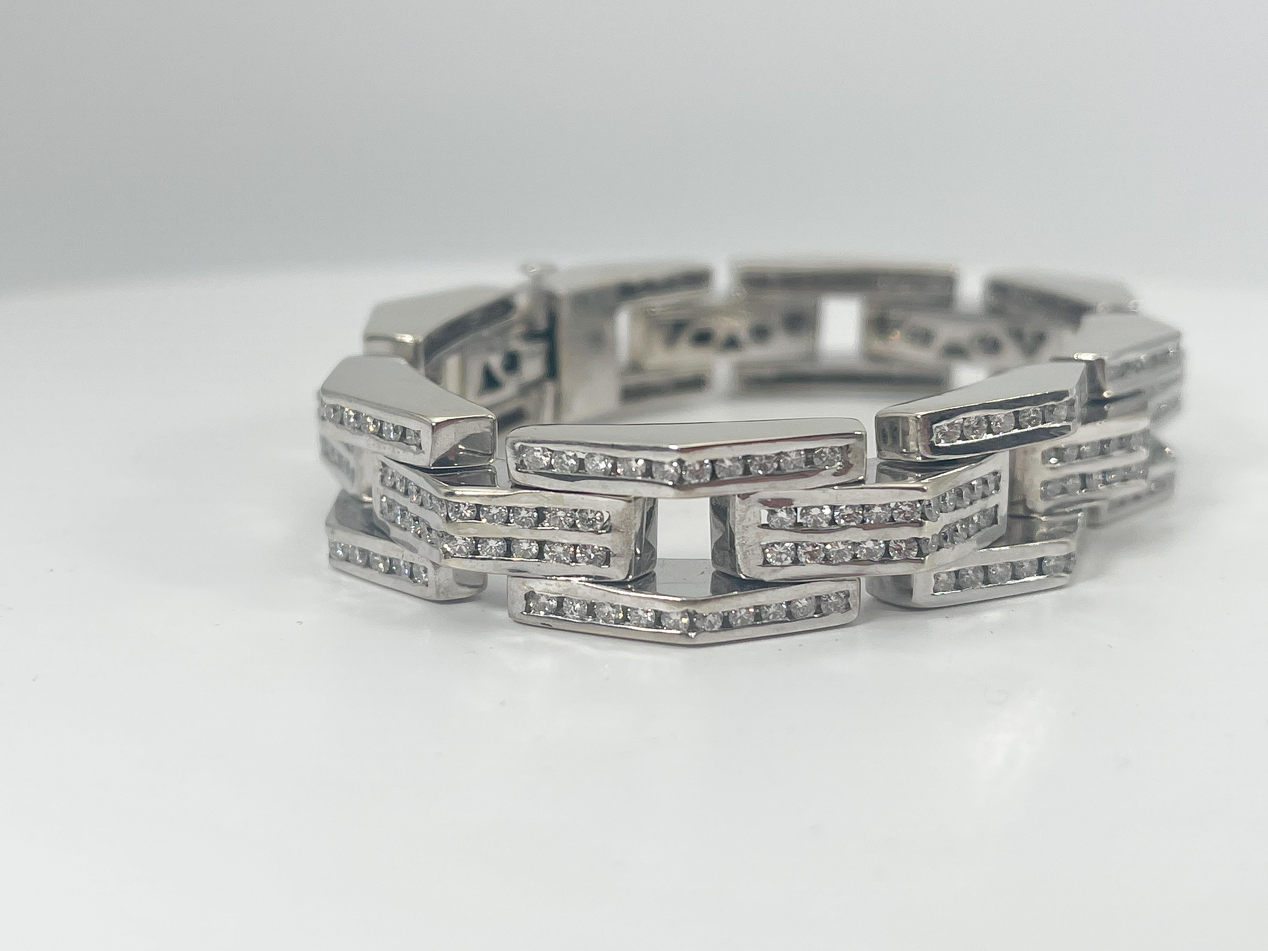Round Cut 14K White Gold Men's 5 CTW Diamond Fancy Link Bracelet For Sale