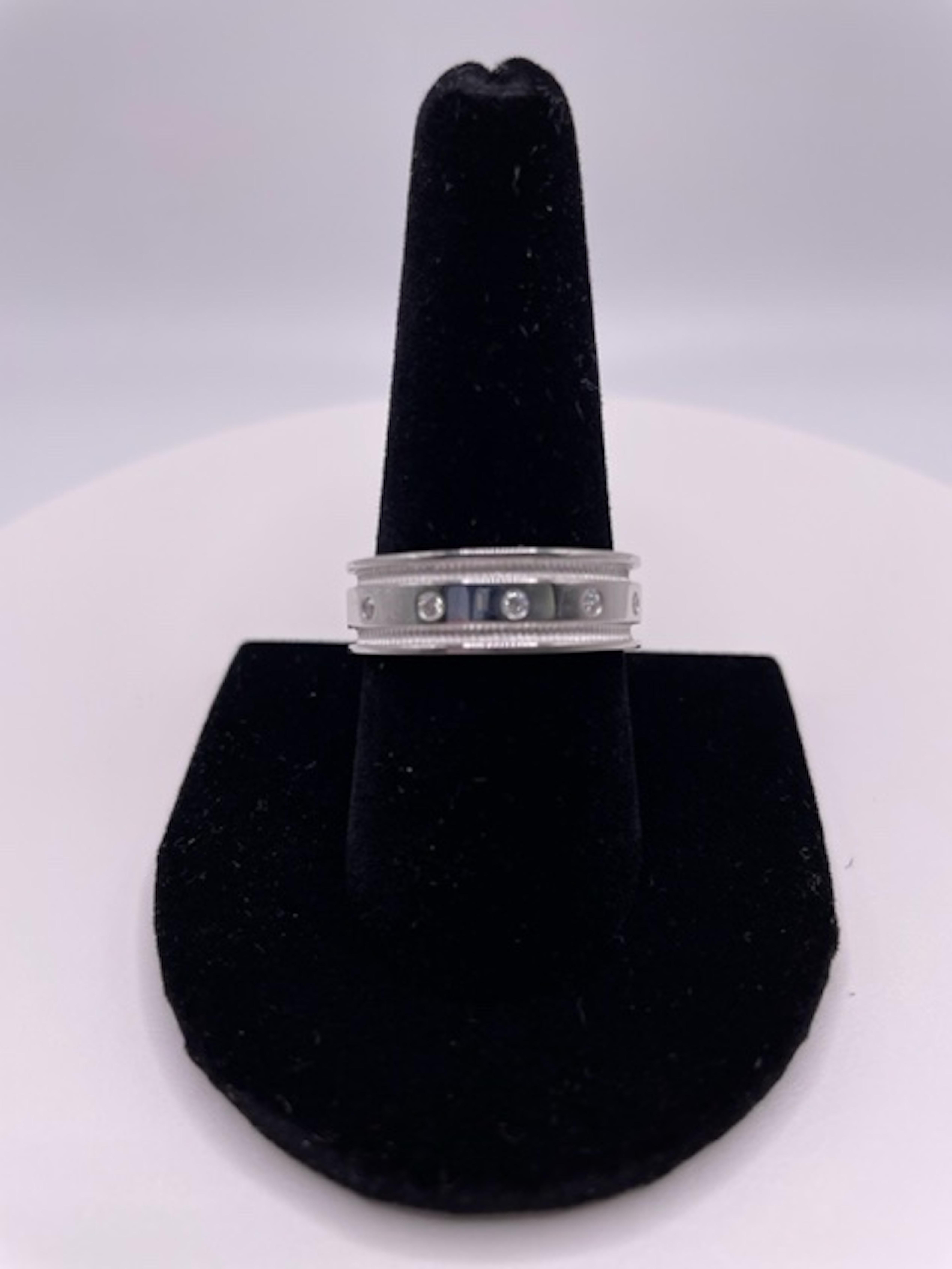 14k White Gold Men's Diamond Ring
Men's Diamond Band
14k White Gold
Diamond Weight: 0.14ct
Color: HI
Clarity: SI-2-I1
US Size: 9