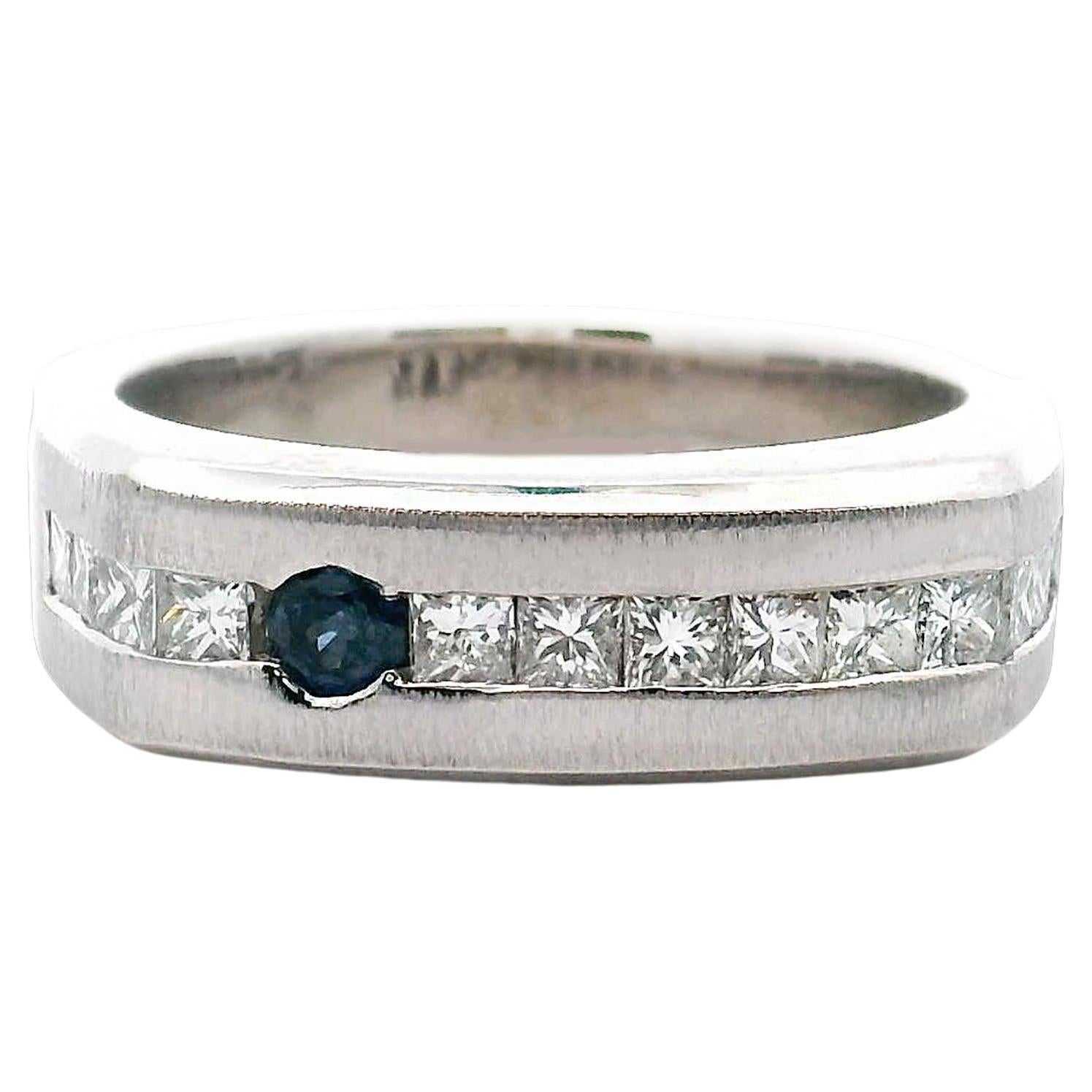 14K White Gold Men's Ring with Sapphire and Diamonds For Sale
