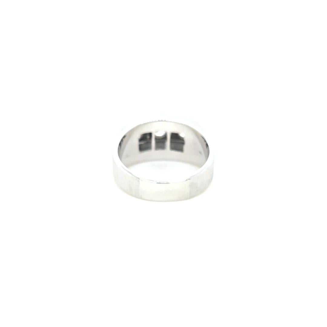 Men's 14K White Gold Men’s Vintage 3-Stone Diamond Ring For Sale