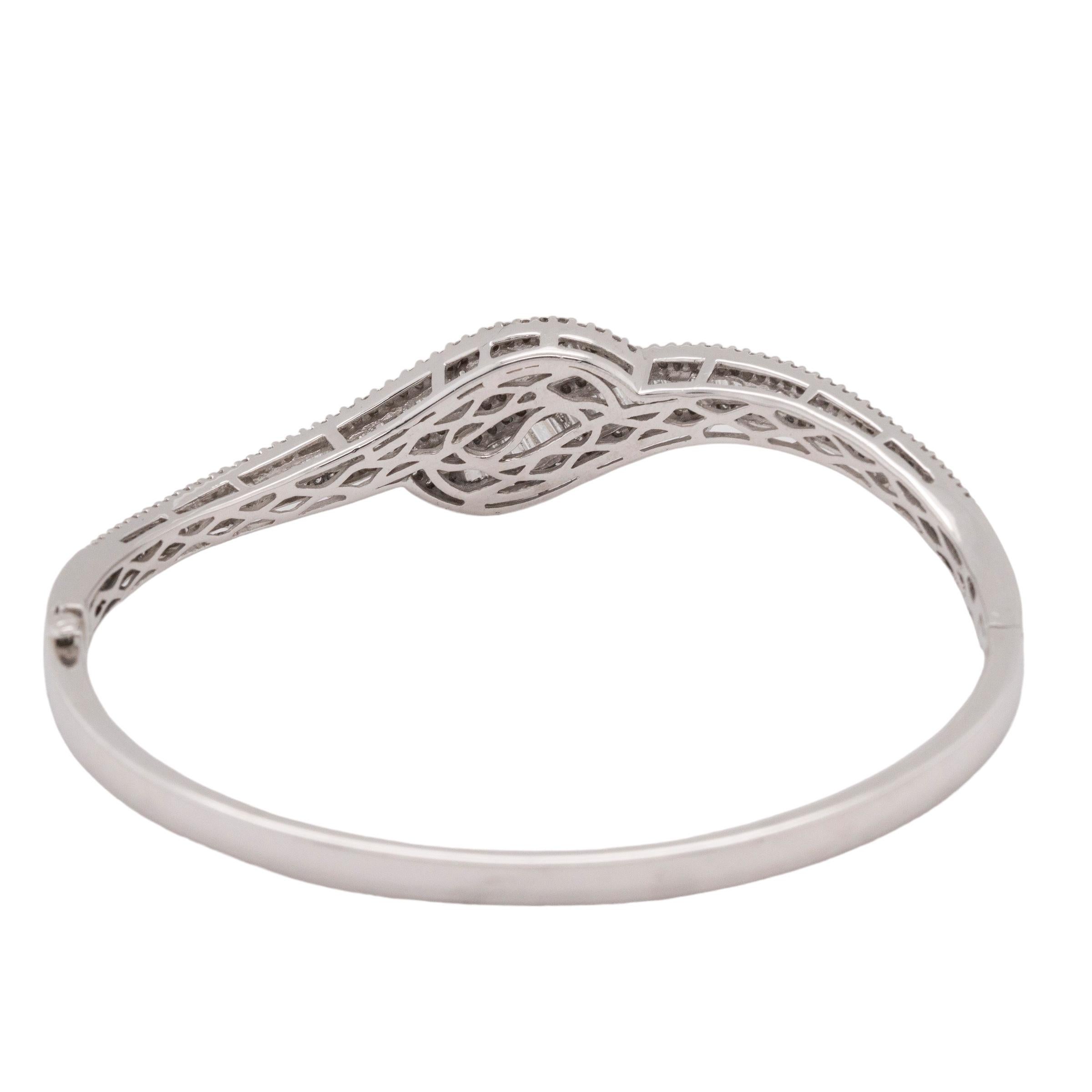 da uomo o donna Bangle in oro bianco 14k con diamanti a taglio misto in vendita