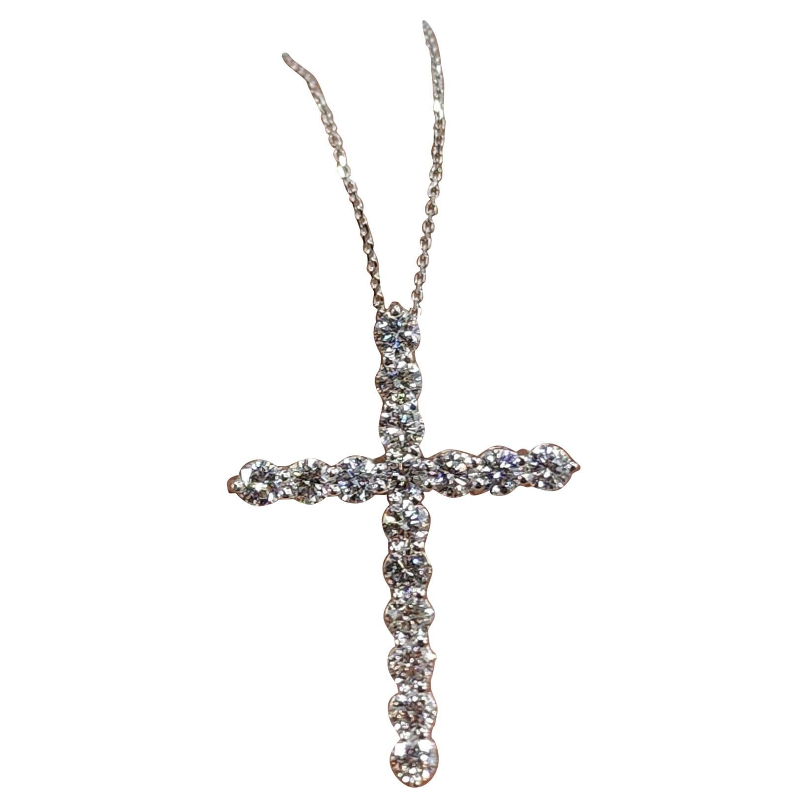 14K white gold Moissanite Cross Necklace Unisex Pendant Necklace Gift. For Sale